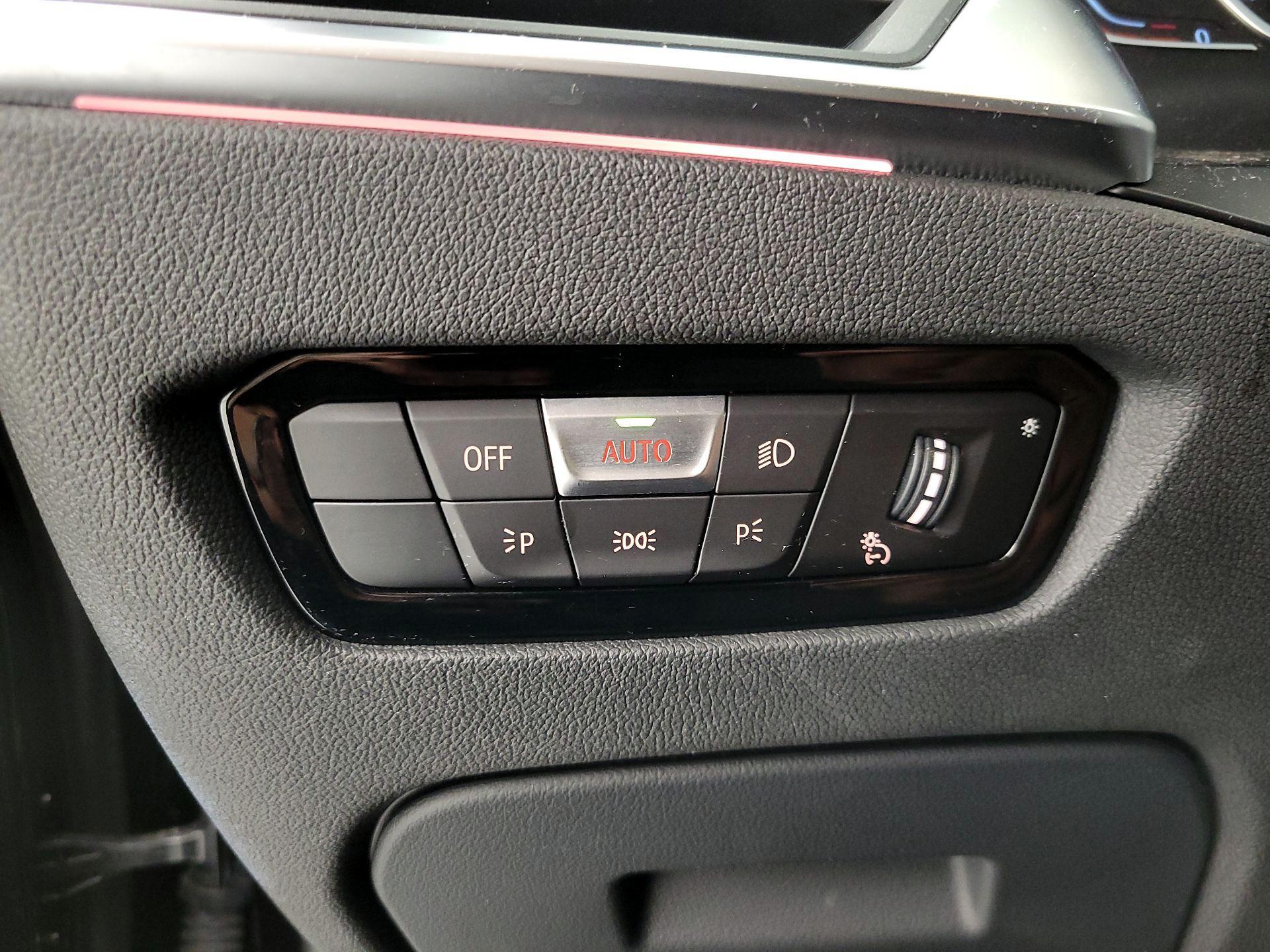 Thumbnail: 2021 BMW 3 Series - 13