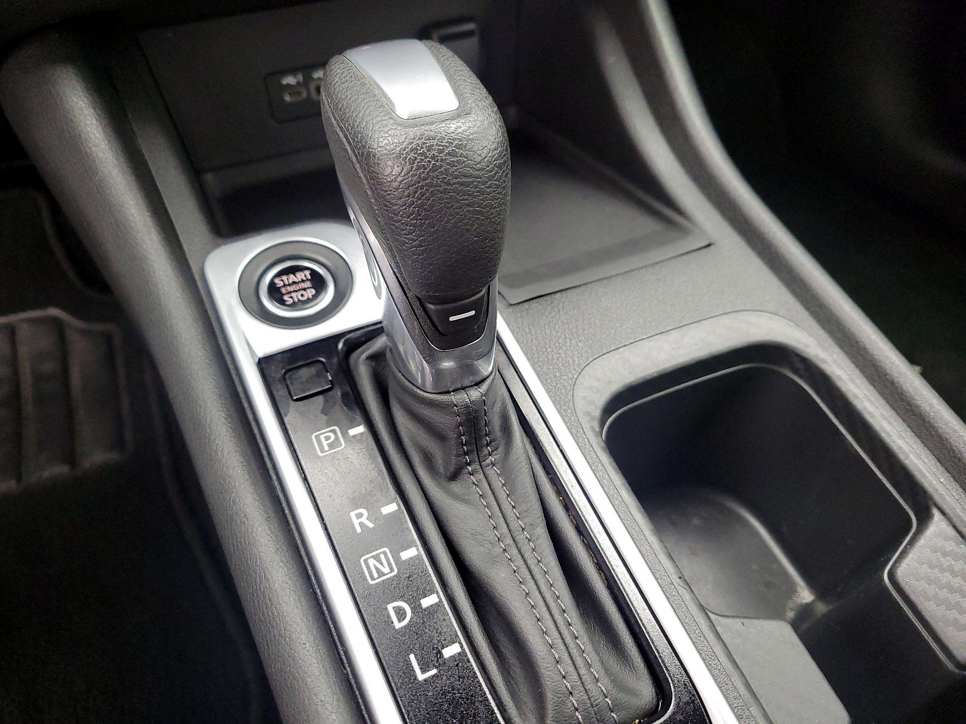 Thumbnail: 2023 Nissan Sentra - 17