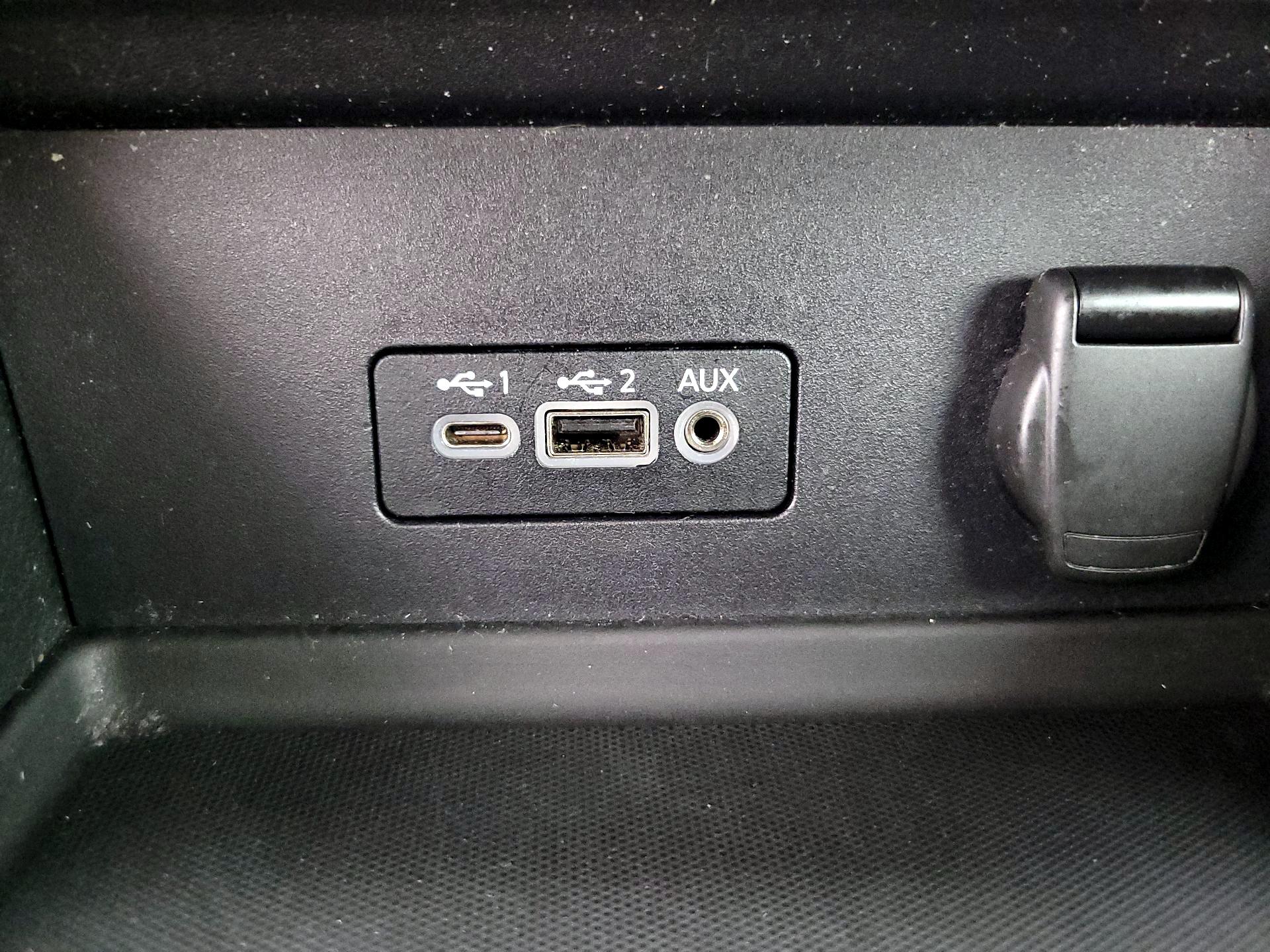 Thumbnail: 2023 Nissan Sentra - 18