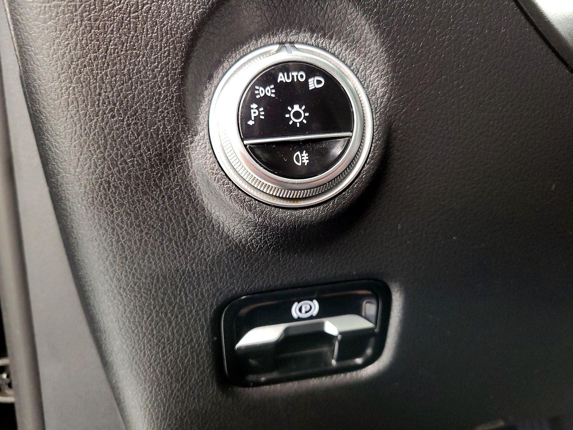 Thumbnail: 2024 Mercedes-Benz C-Class - 13