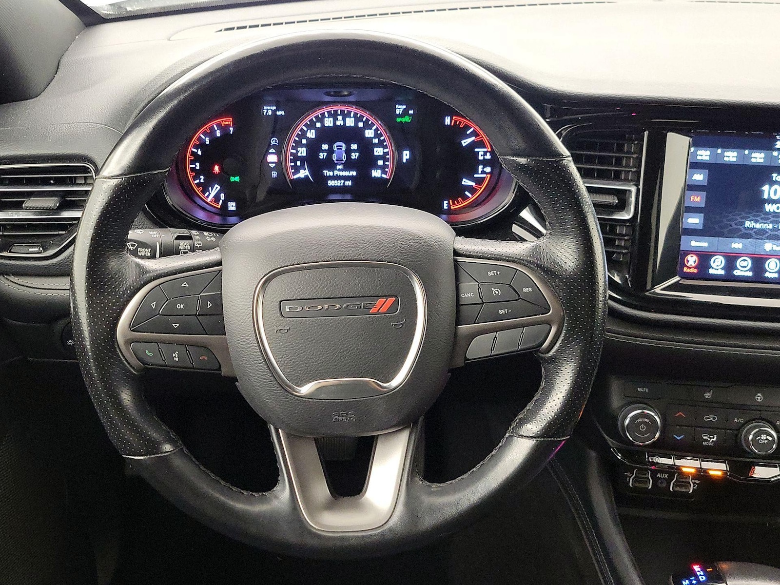 2023 Dodge Durango SXT - Photo 11