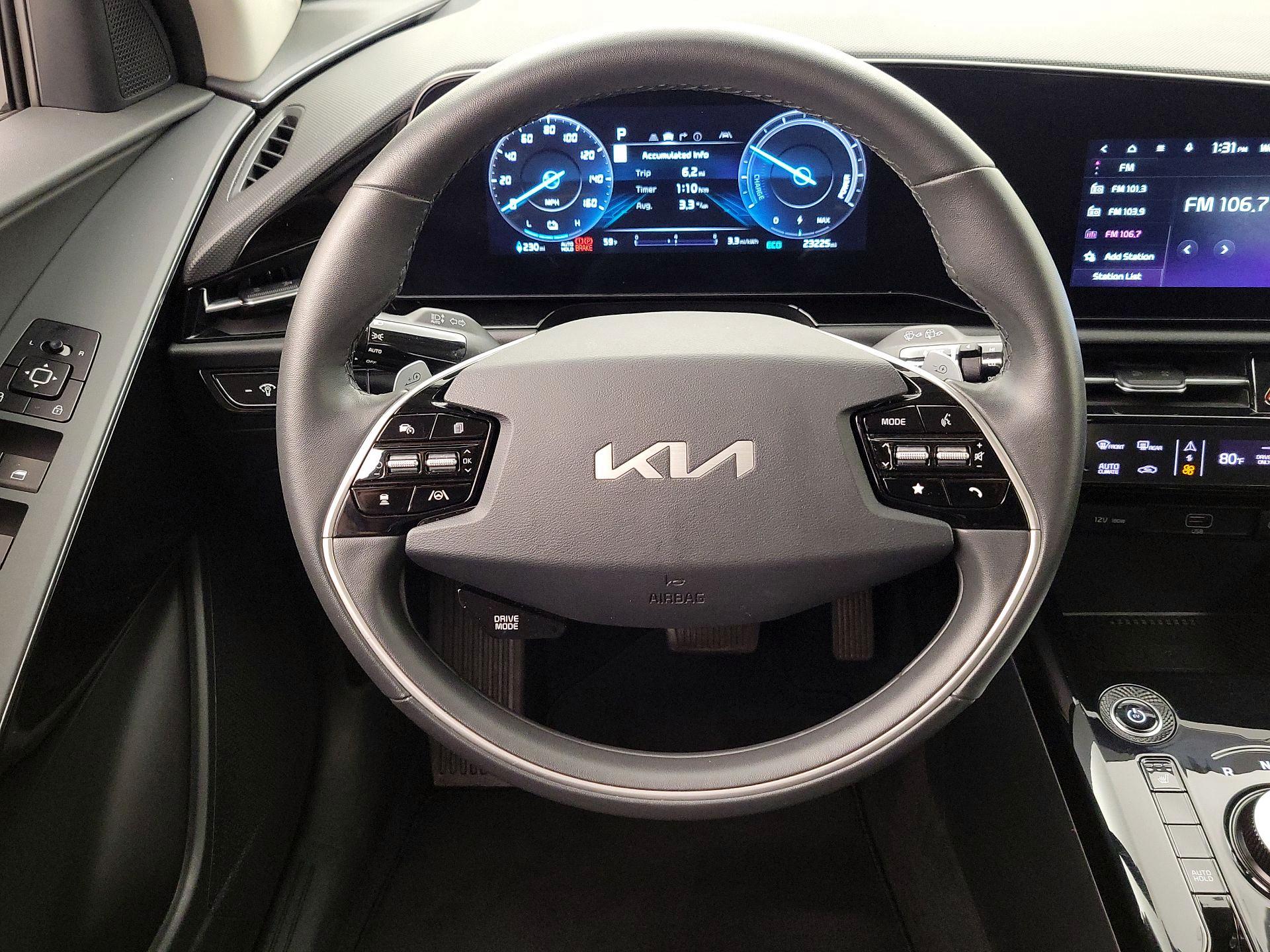 Thumbnail: 2023 Kia Niro - 10