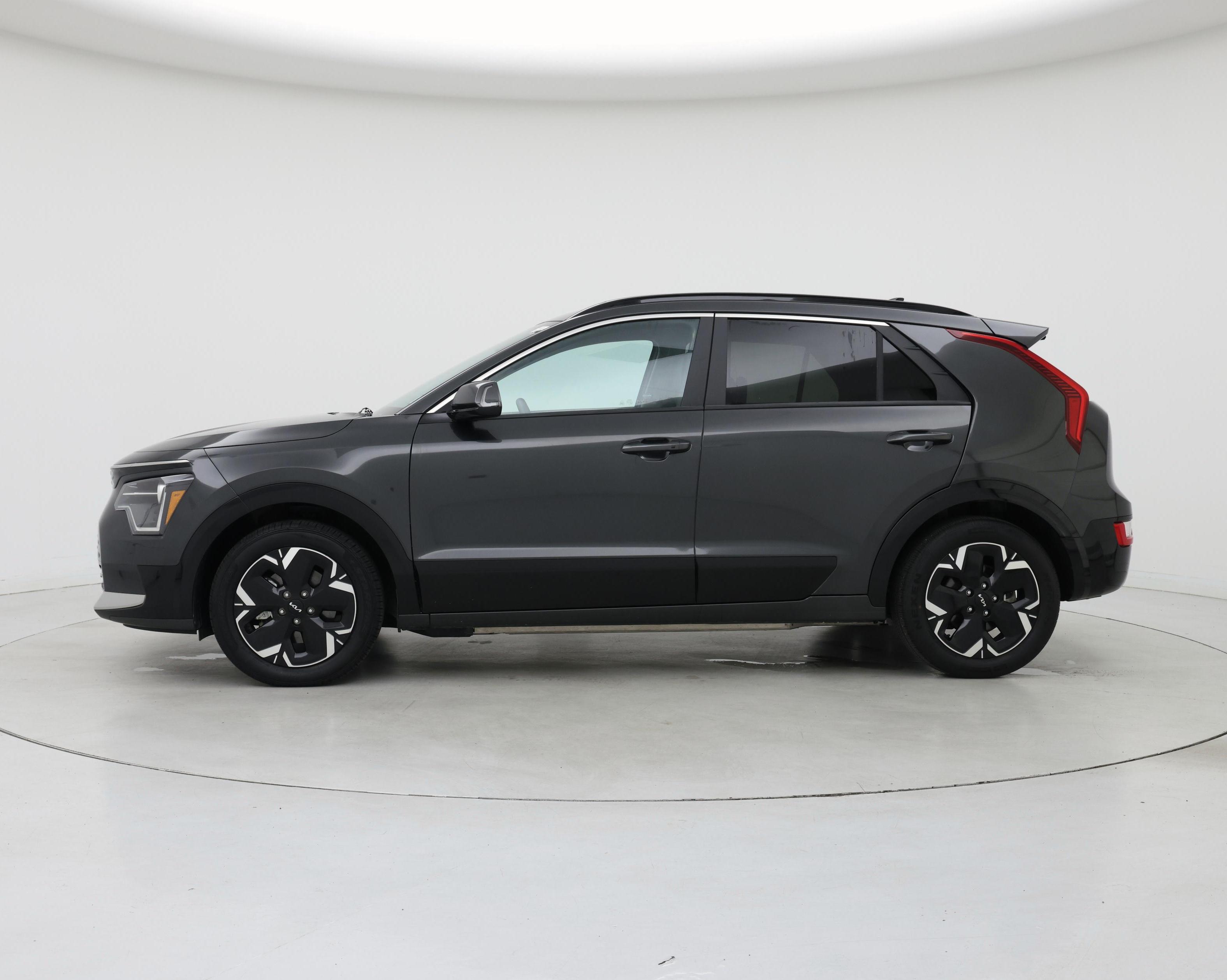 Thumbnail: 2023 Kia Niro - 3