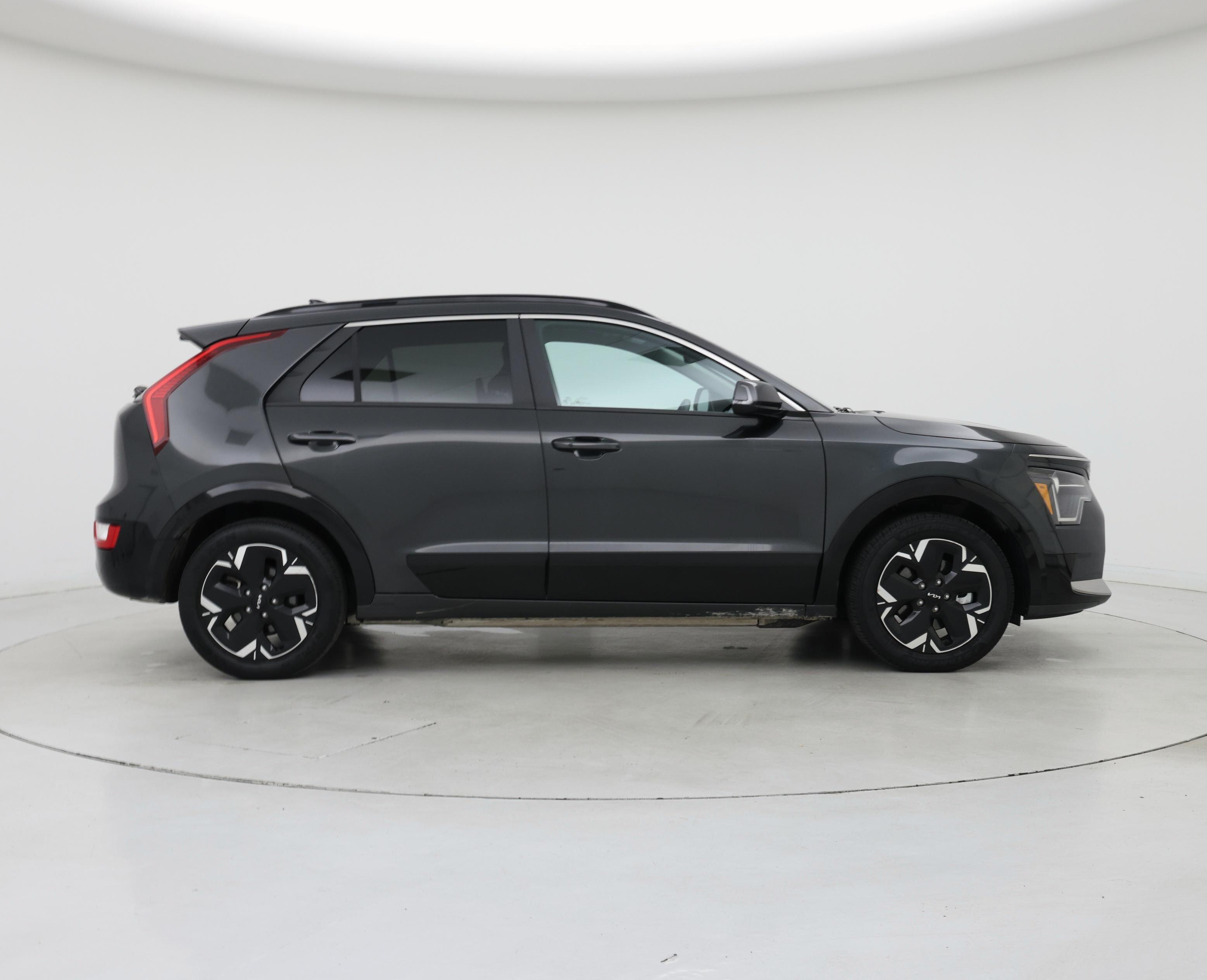 Thumbnail: 2023 Kia Niro - 7