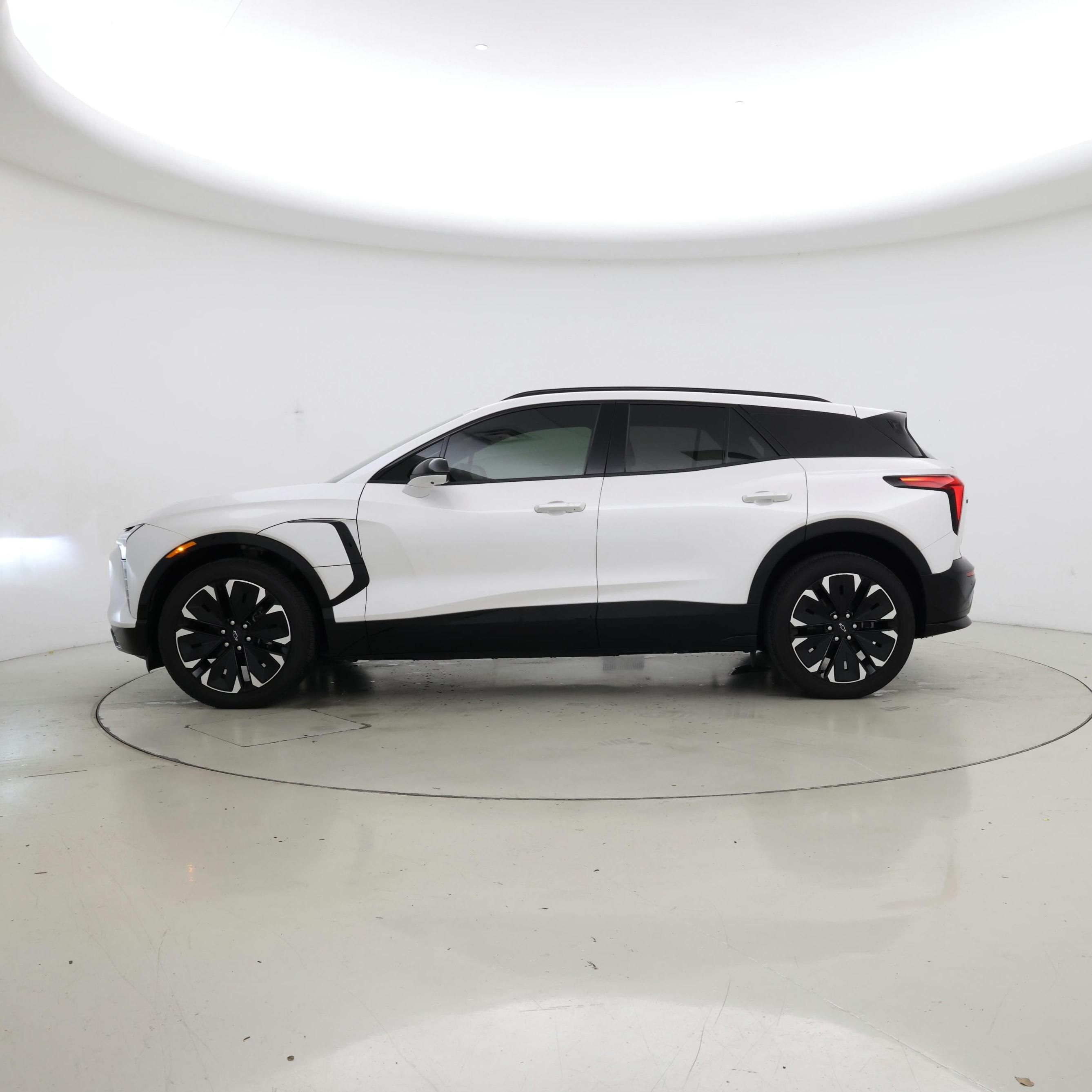 Thumbnail: 2024 Chevrolet Blazer EV - 3