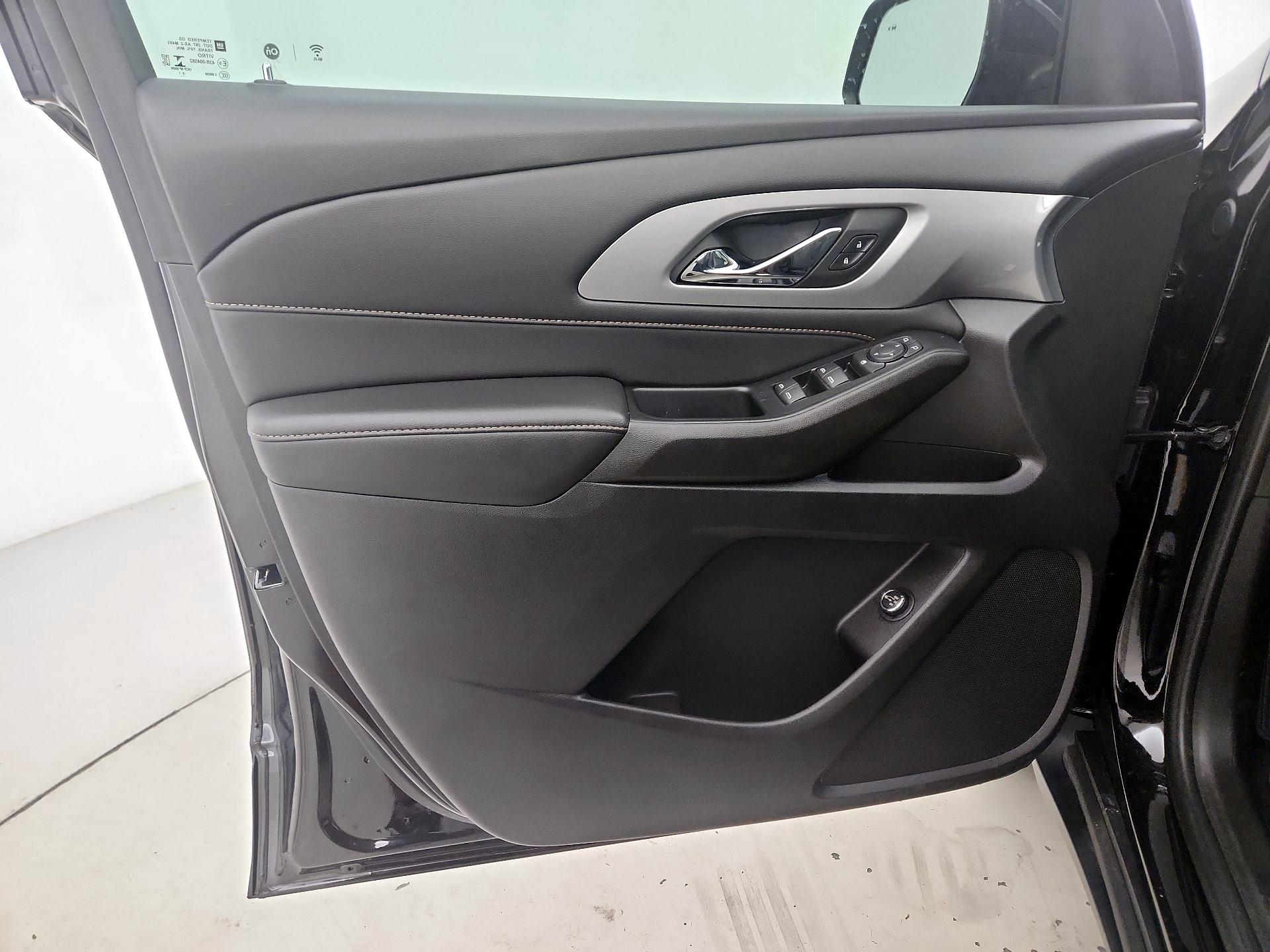 Thumbnail: 2021 Chevrolet Traverse - 12