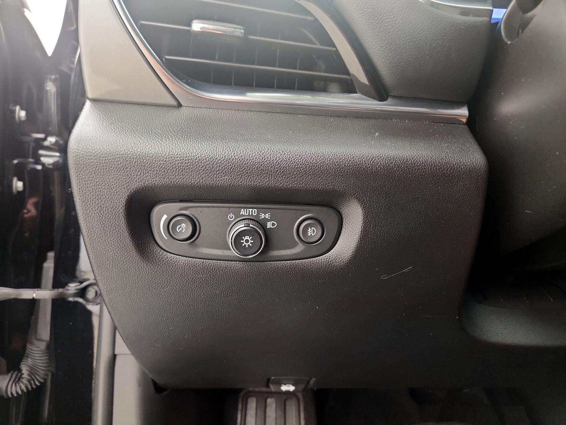 Thumbnail: 2021 Chevrolet Traverse - 13