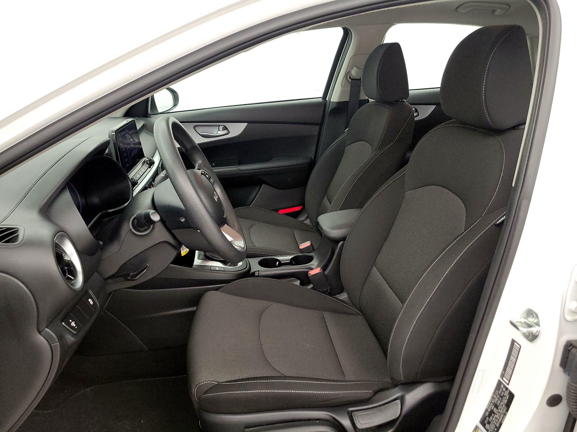 Thumbnail: 2024 Kia Forte - 11