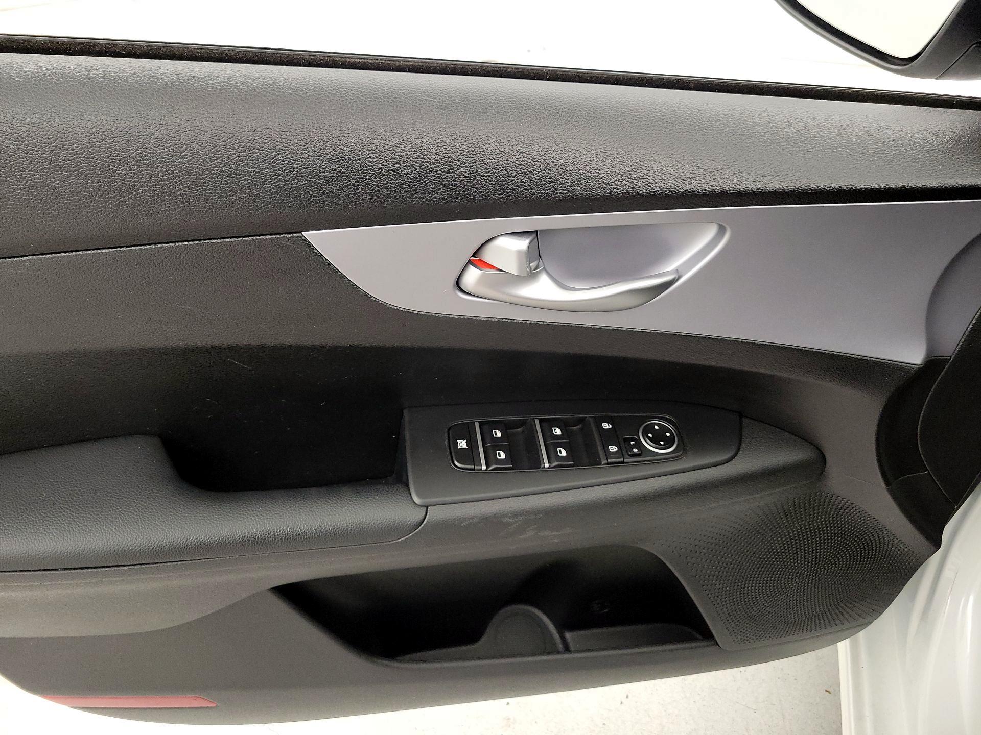 Thumbnail: 2024 Kia Forte - 12