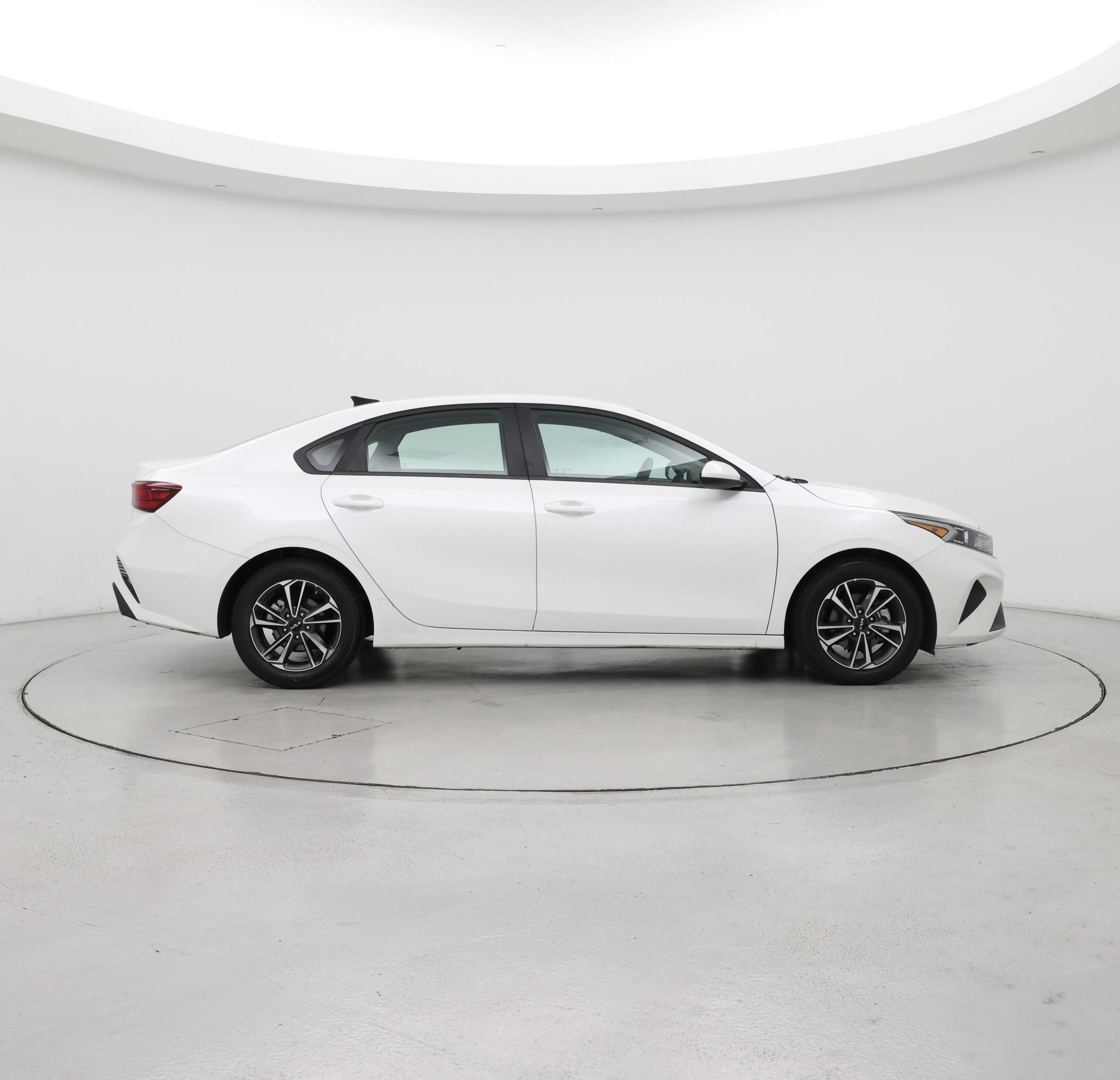 Thumbnail: 2024 Kia Forte - 7