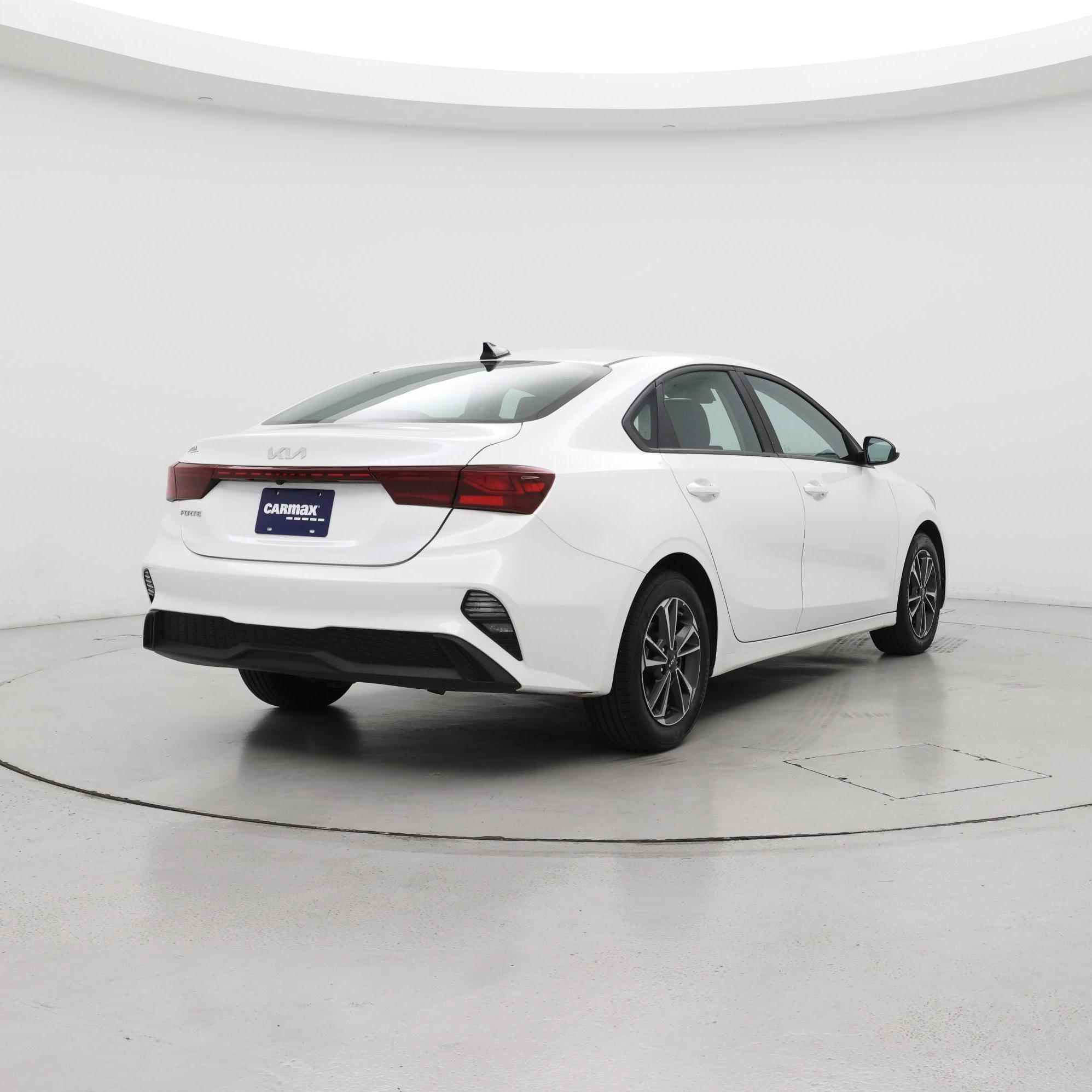 Thumbnail: 2024 Kia Forte - 8