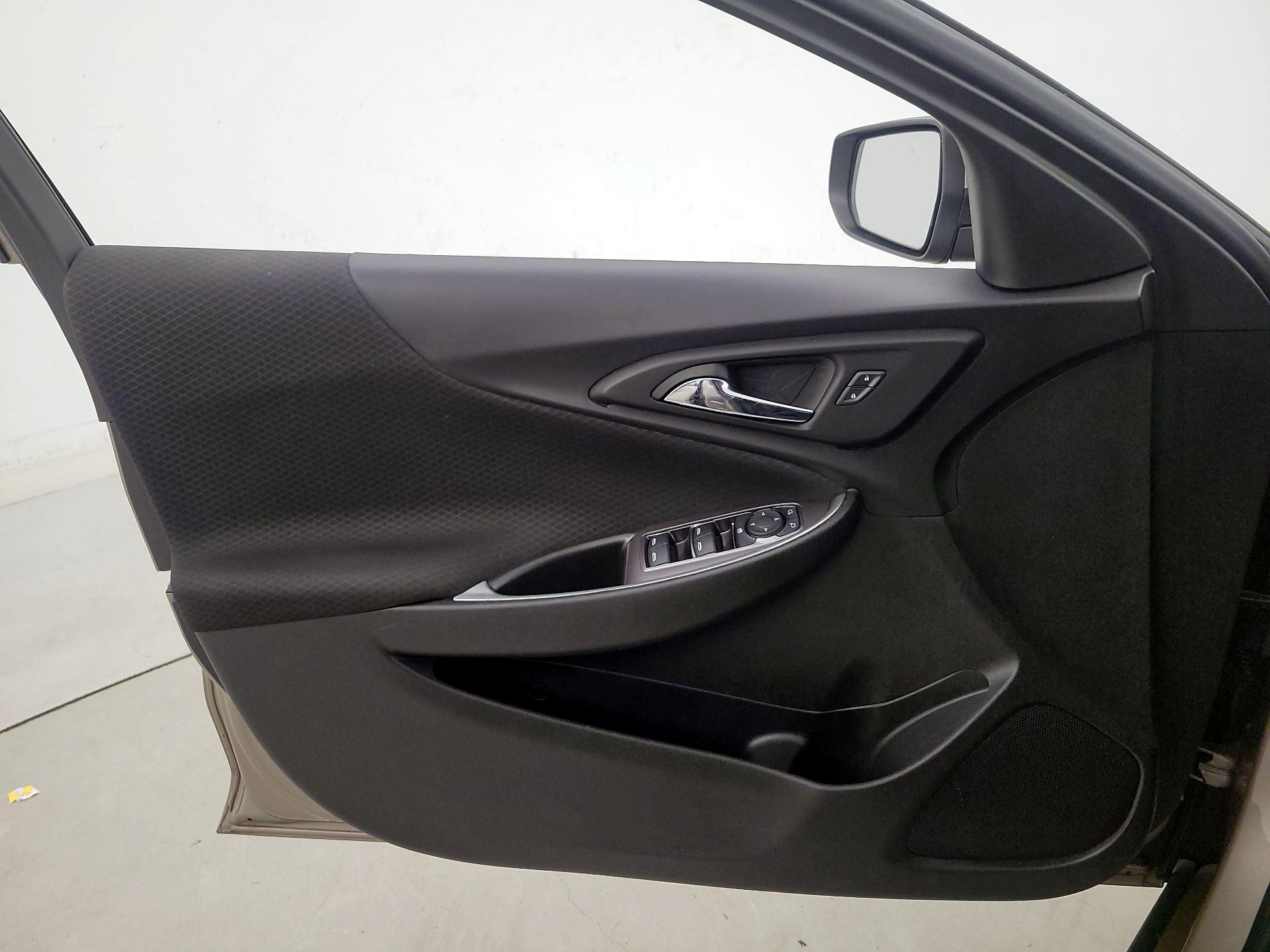 Thumbnail: 2023 Chevrolet Malibu - 12