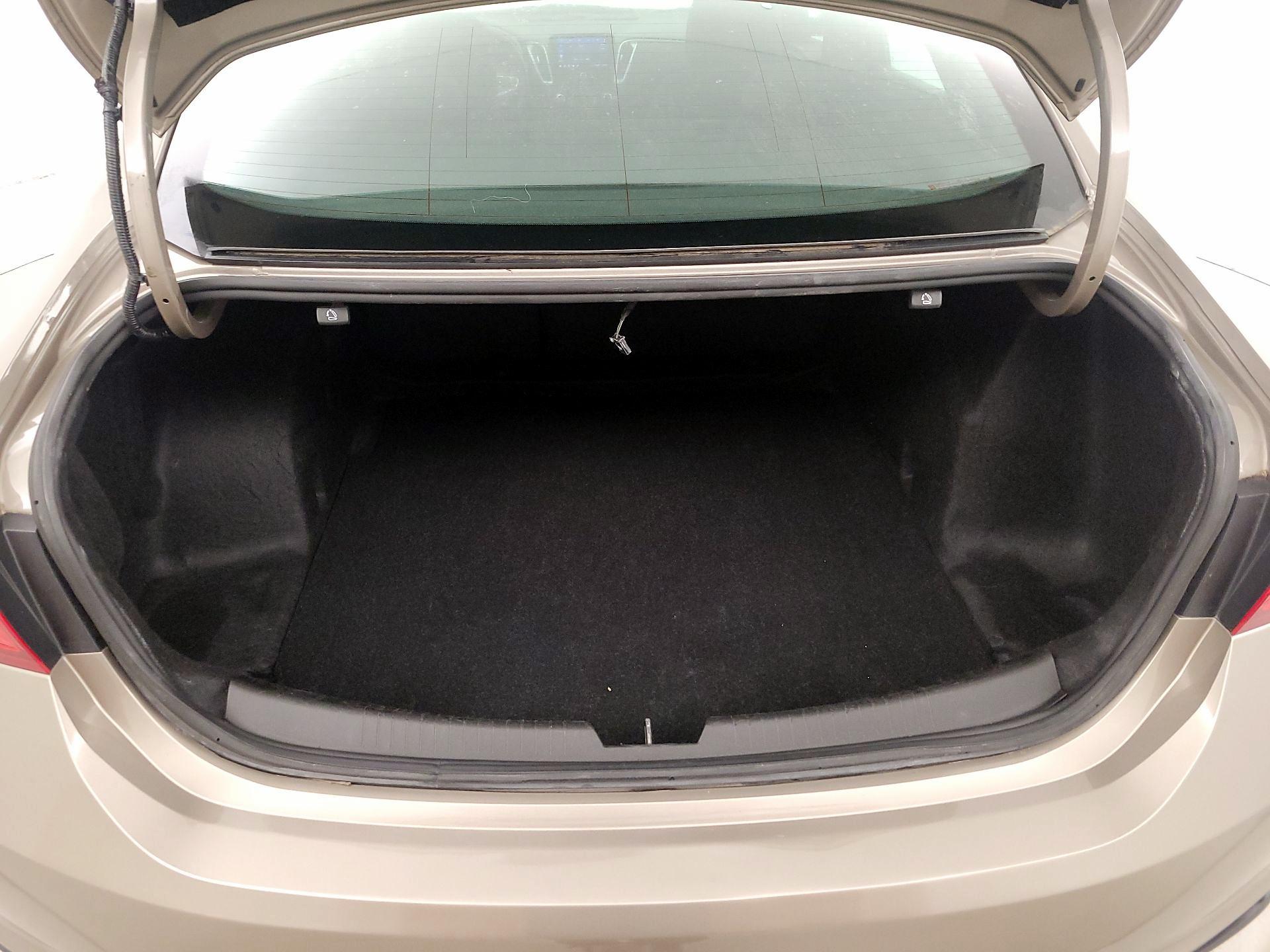 Thumbnail: 2023 Chevrolet Malibu - 20