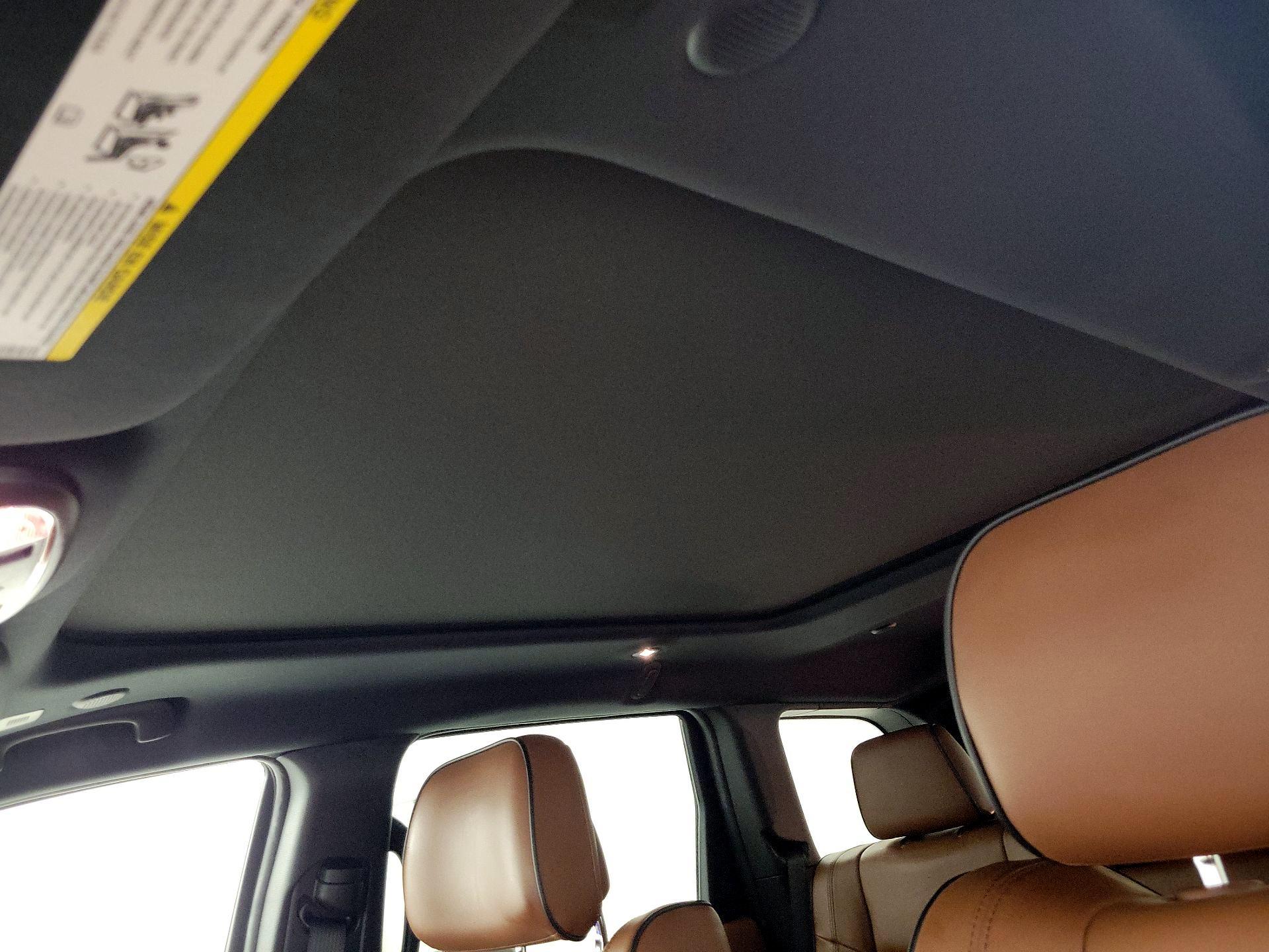 Thumbnail: 2020 Jeep Grand Cherokee - 20
