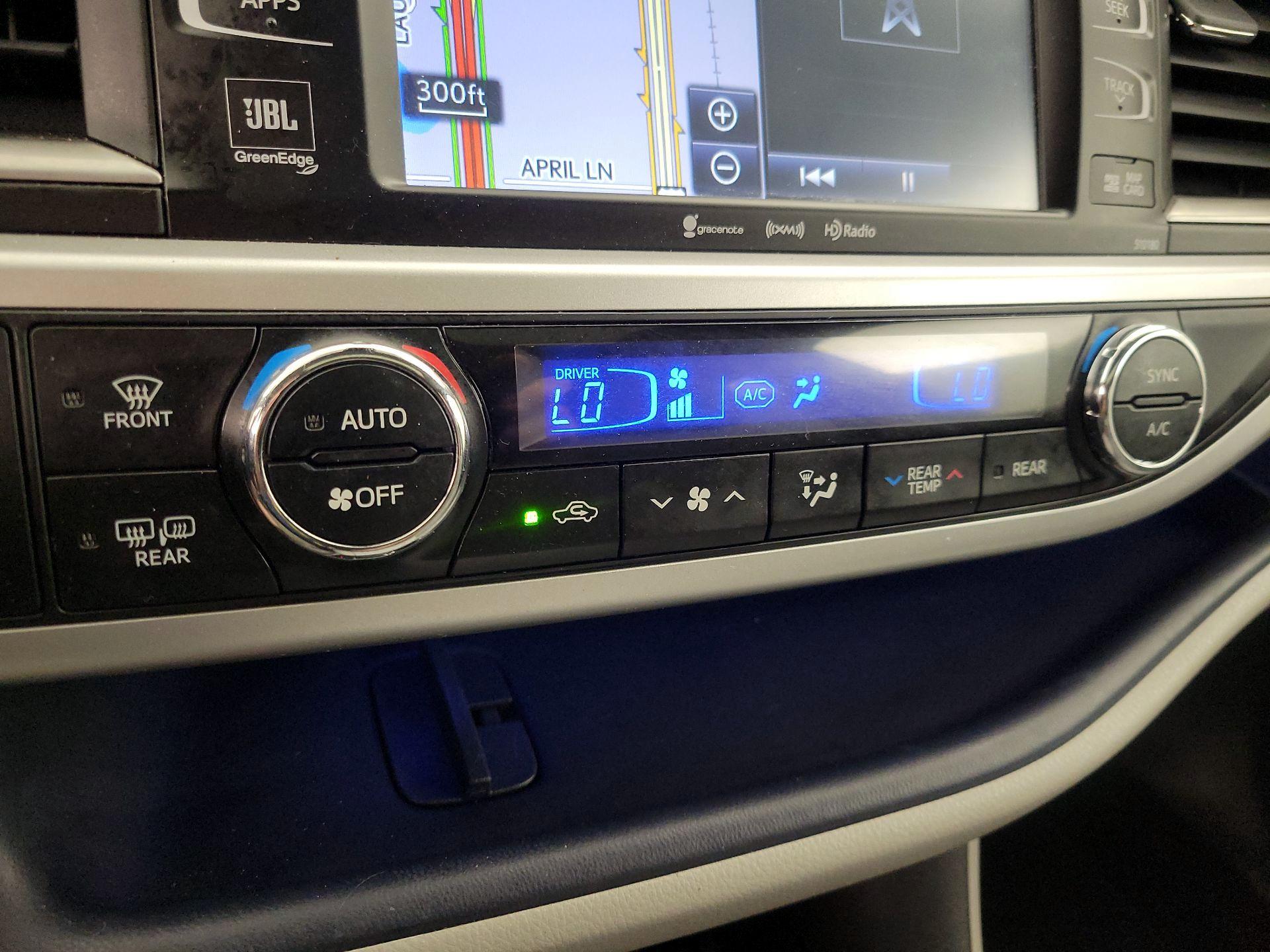 Thumbnail: 2017 Toyota Highlander - 17