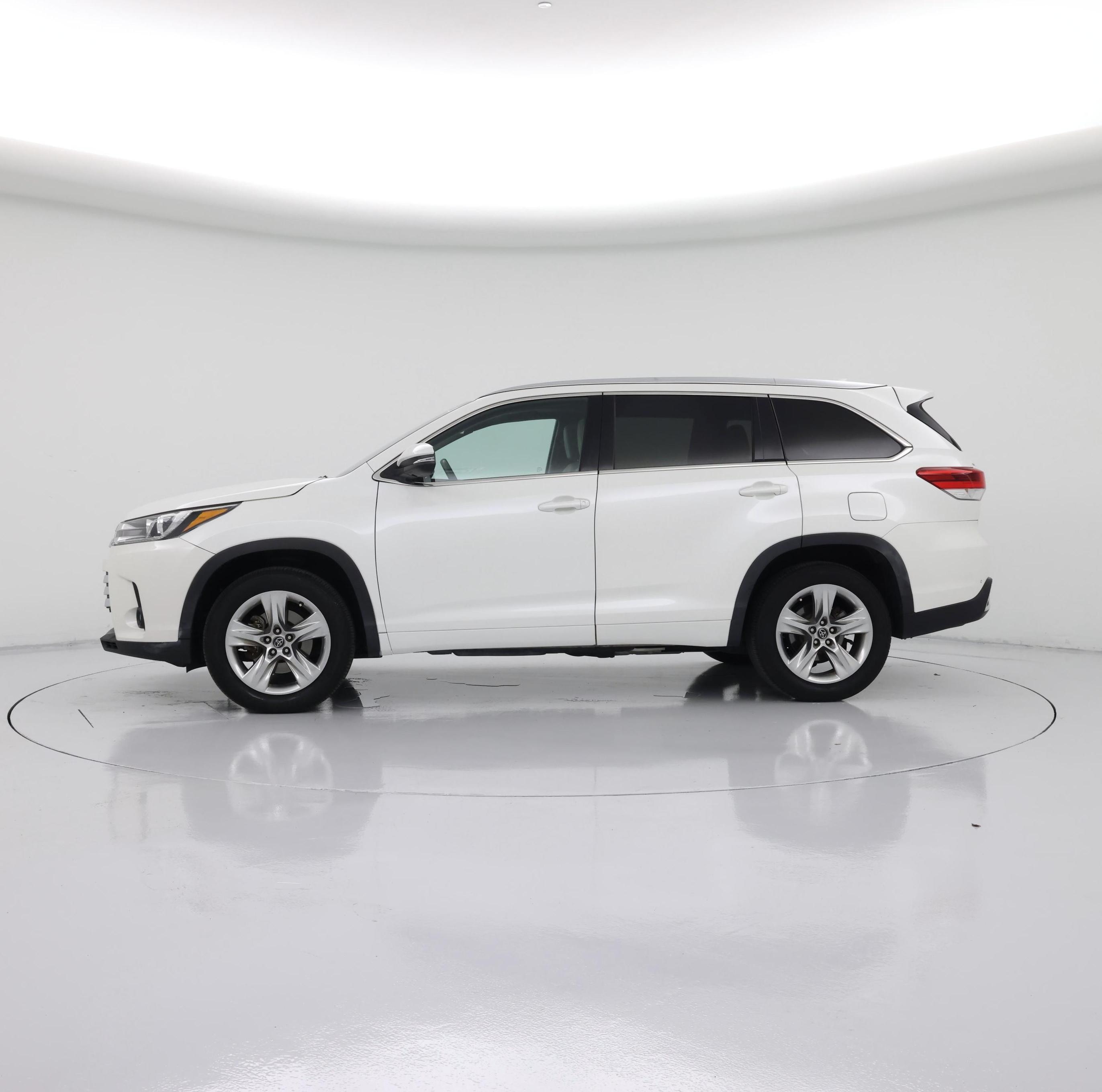 Thumbnail: 2017 Toyota Highlander - 3