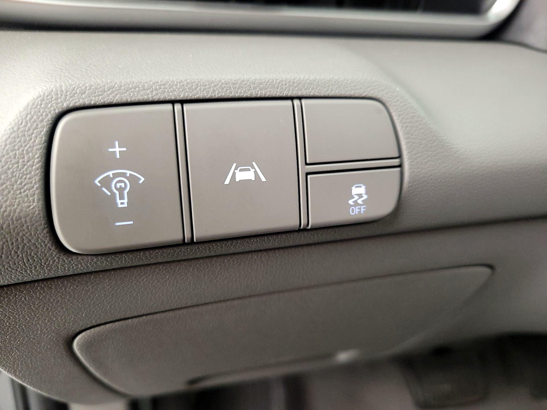 Thumbnail: 2022 Hyundai Elantra - 13