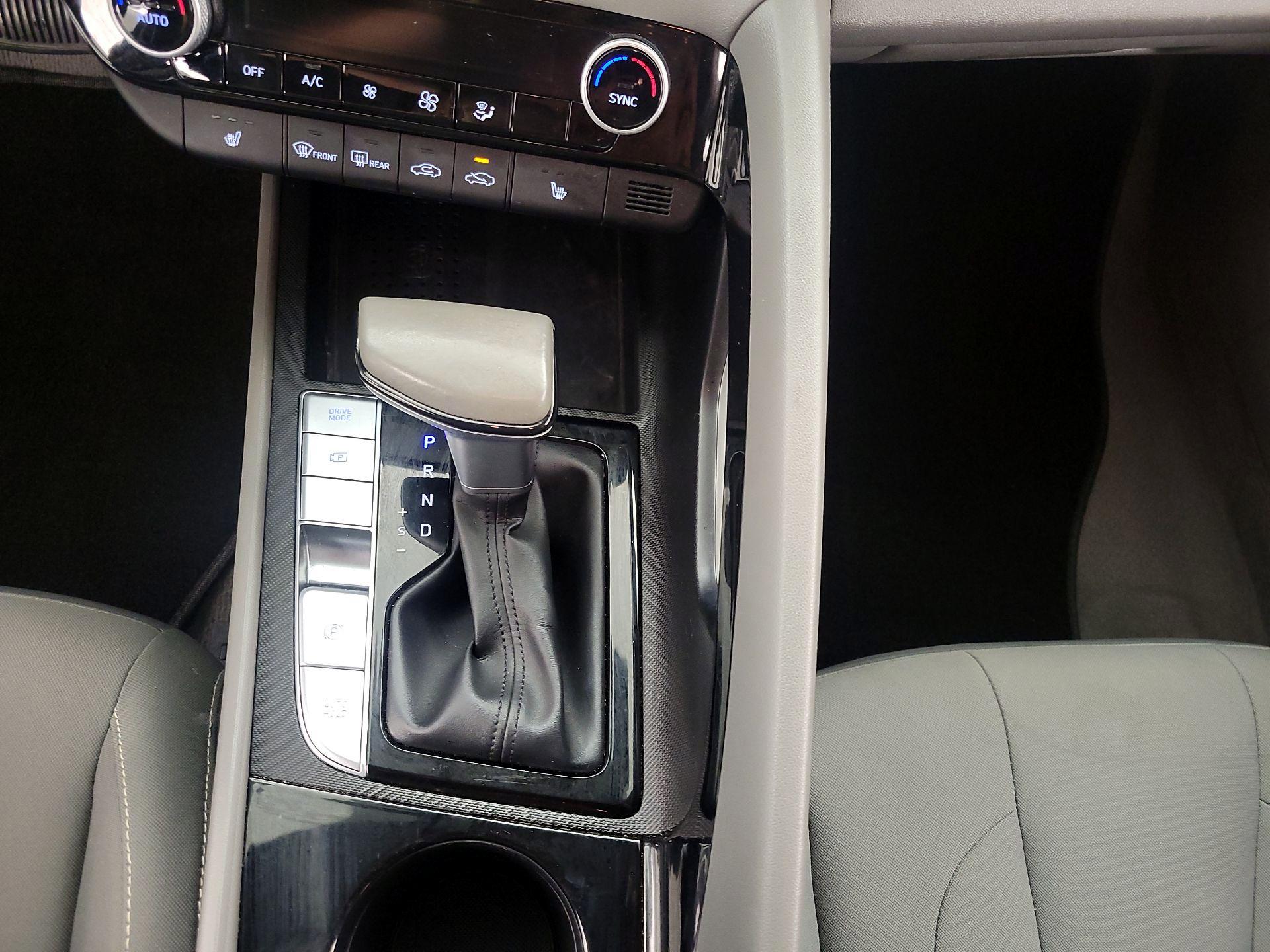 Thumbnail: 2022 Hyundai Elantra - 17