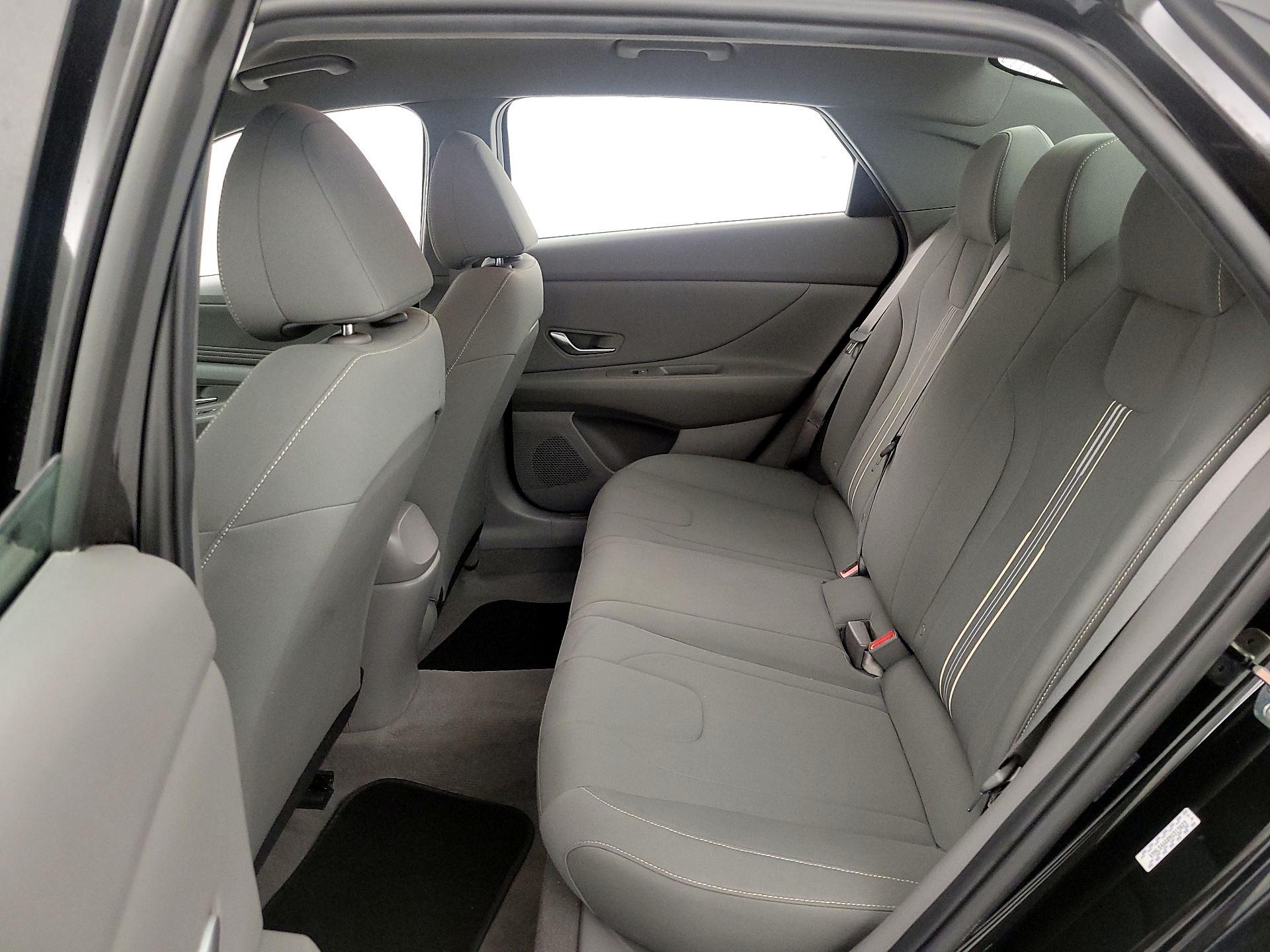 Thumbnail: 2022 Hyundai Elantra - 19