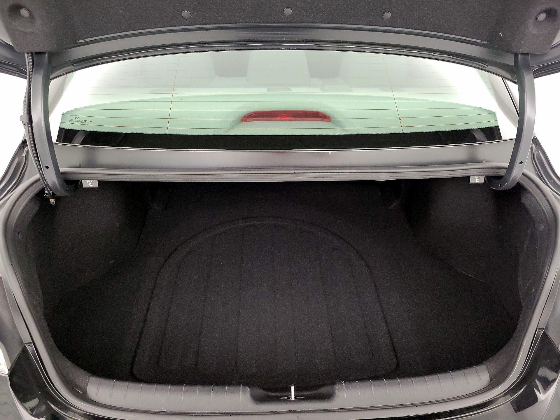 Thumbnail: 2022 Hyundai Elantra - 20