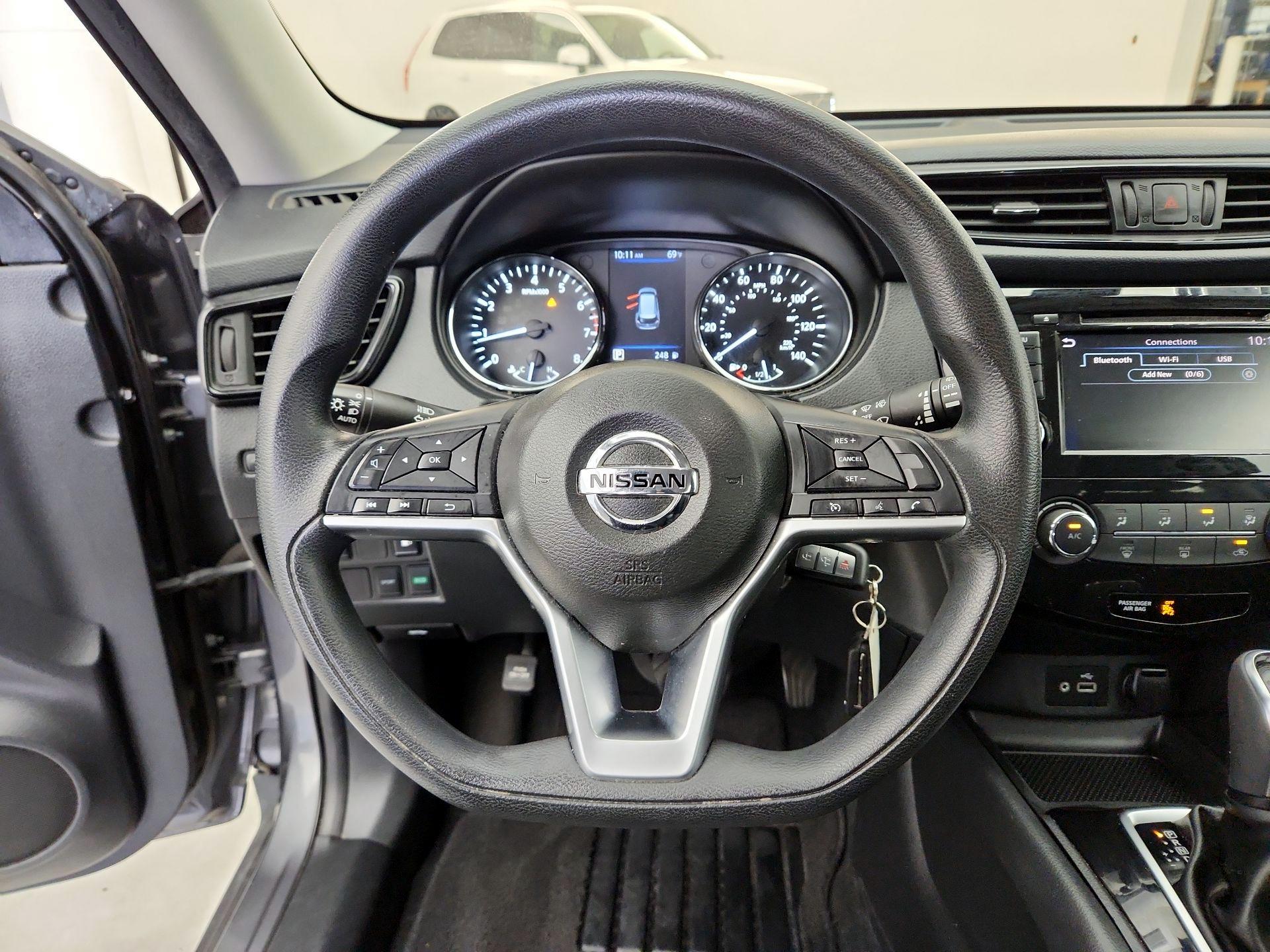 Thumbnail: 2020 Nissan Rogue - 10