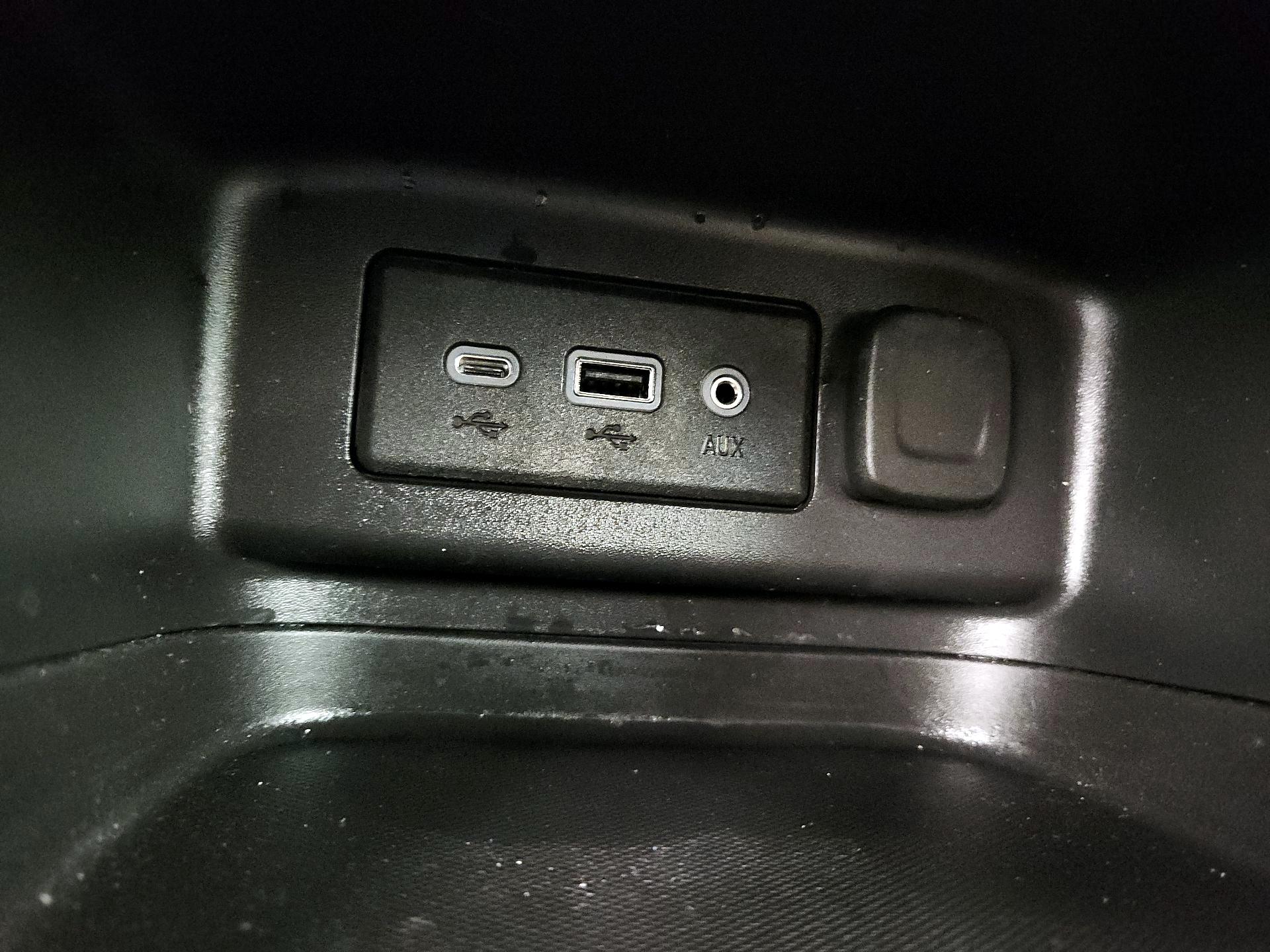 Thumbnail: 2023 Chevrolet Equinox - 18