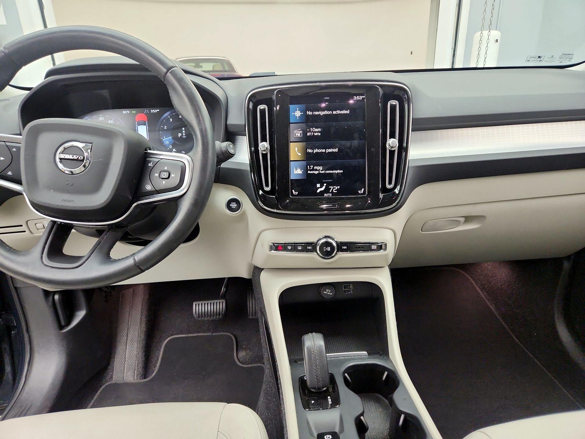 Thumbnail: 2021 Volvo XC40 - 9