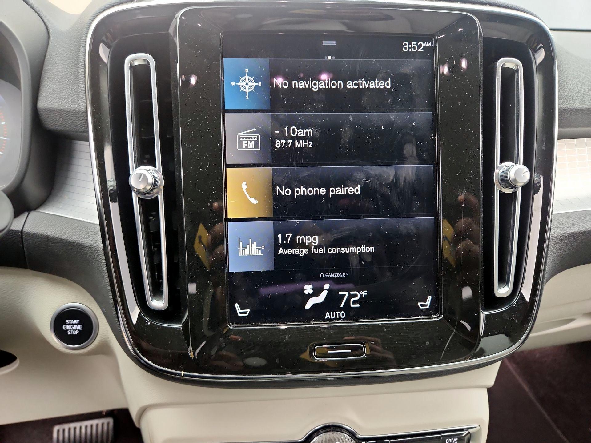 Thumbnail: 2021 Volvo XC40 - 15