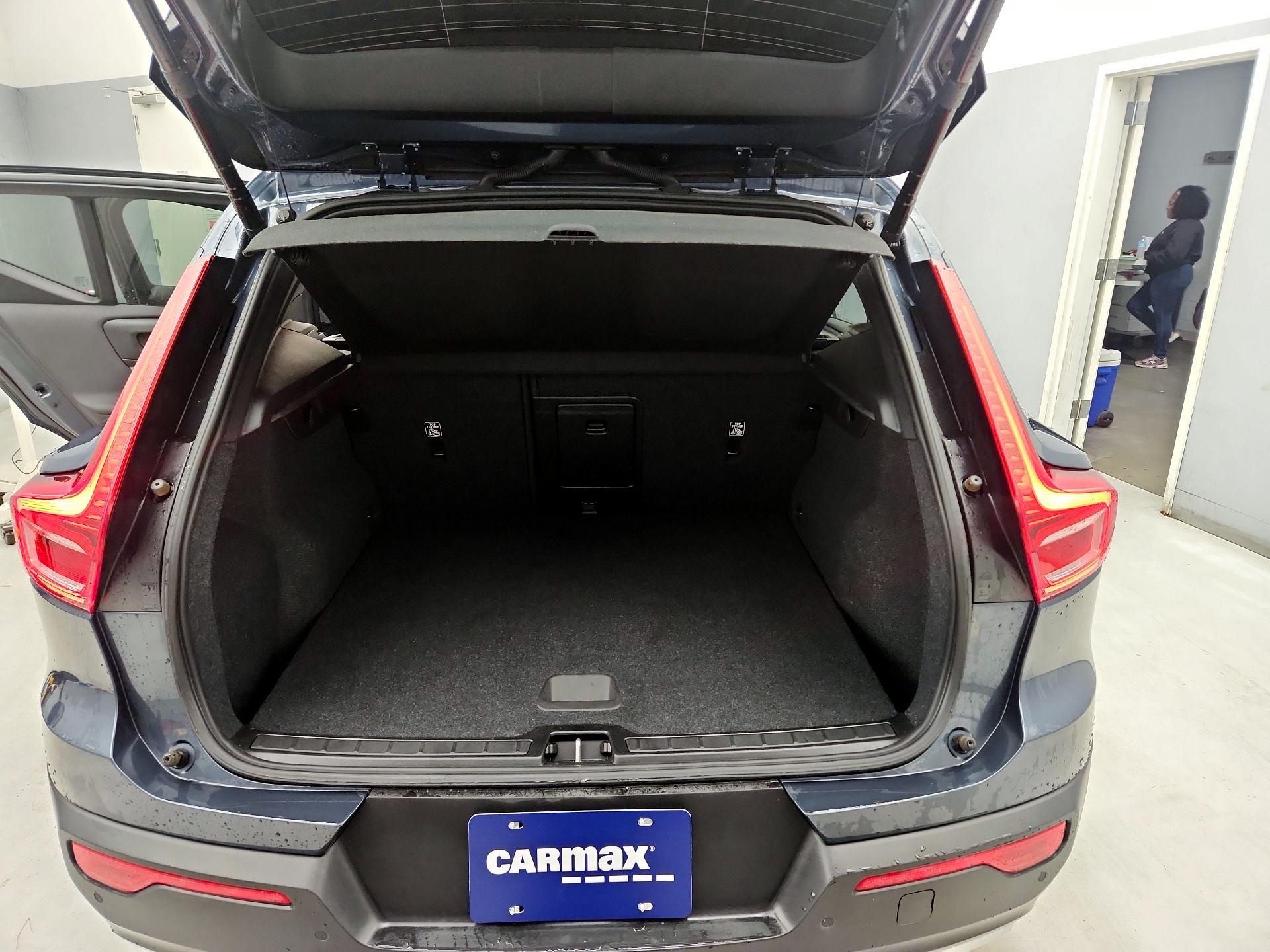 Thumbnail: 2021 Volvo XC40 - 20