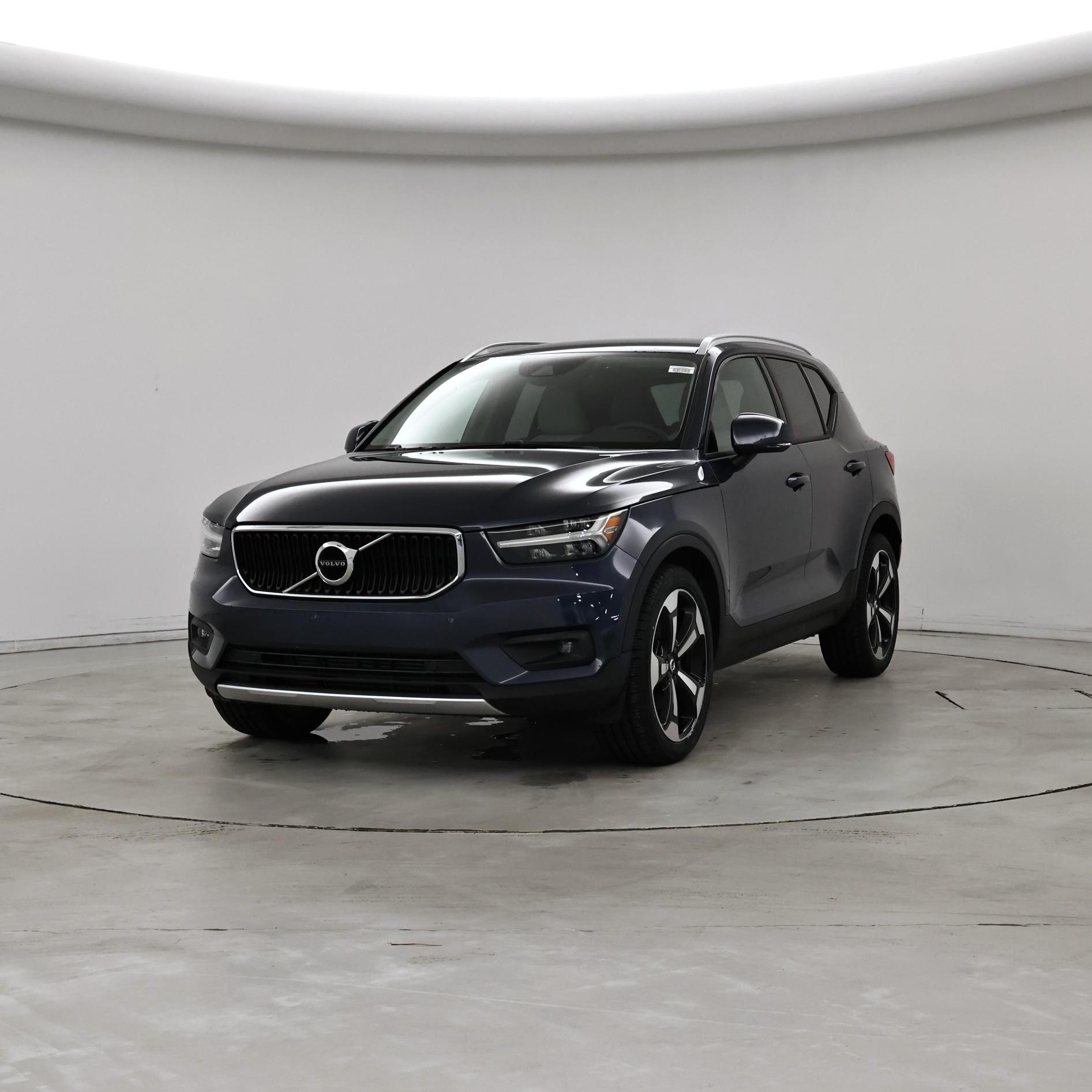 Thumbnail: 2021 Volvo XC40 - 4