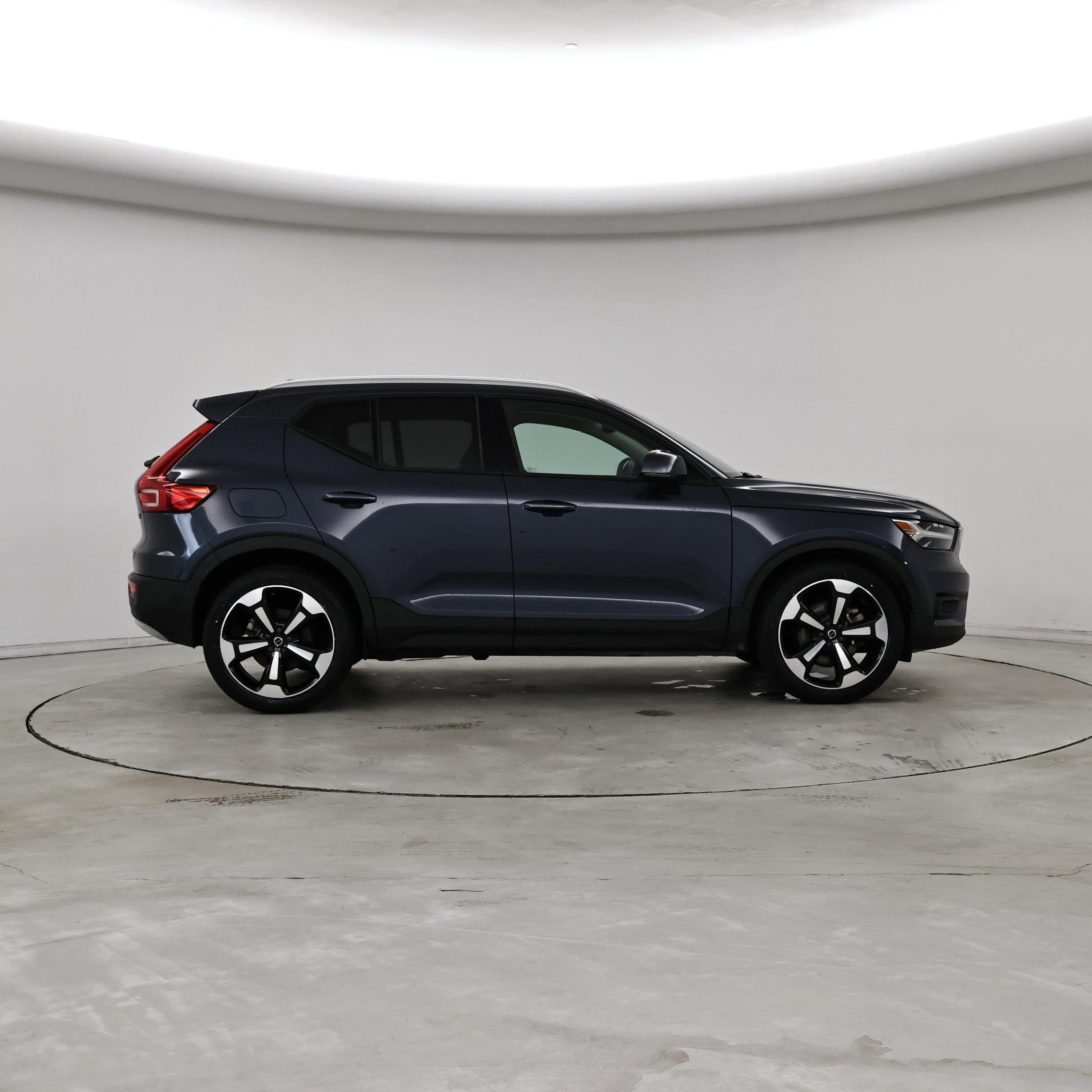 Thumbnail: 2021 Volvo XC40 - 7