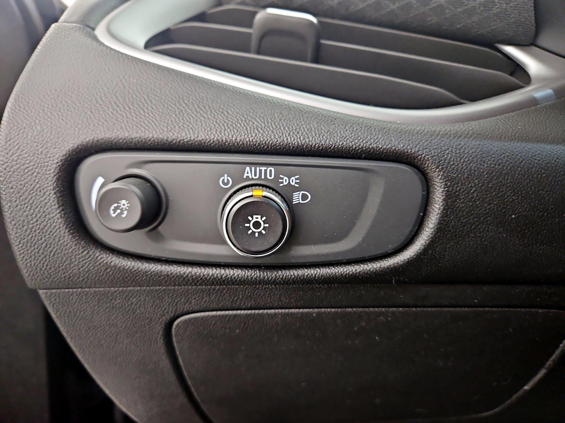 Thumbnail: 2024 Chevrolet Malibu - 13