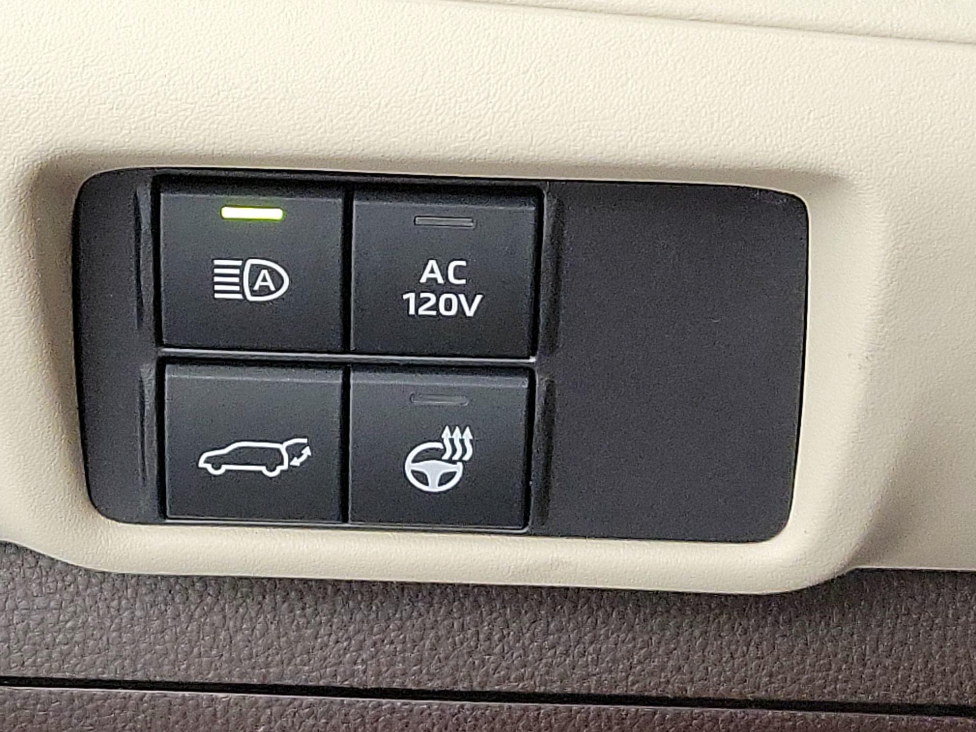 Thumbnail: 2022 Toyota Highlander - 13