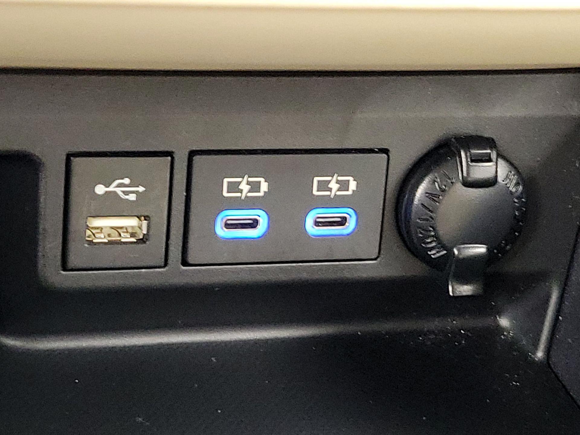 Thumbnail: 2022 Toyota Highlander - 19