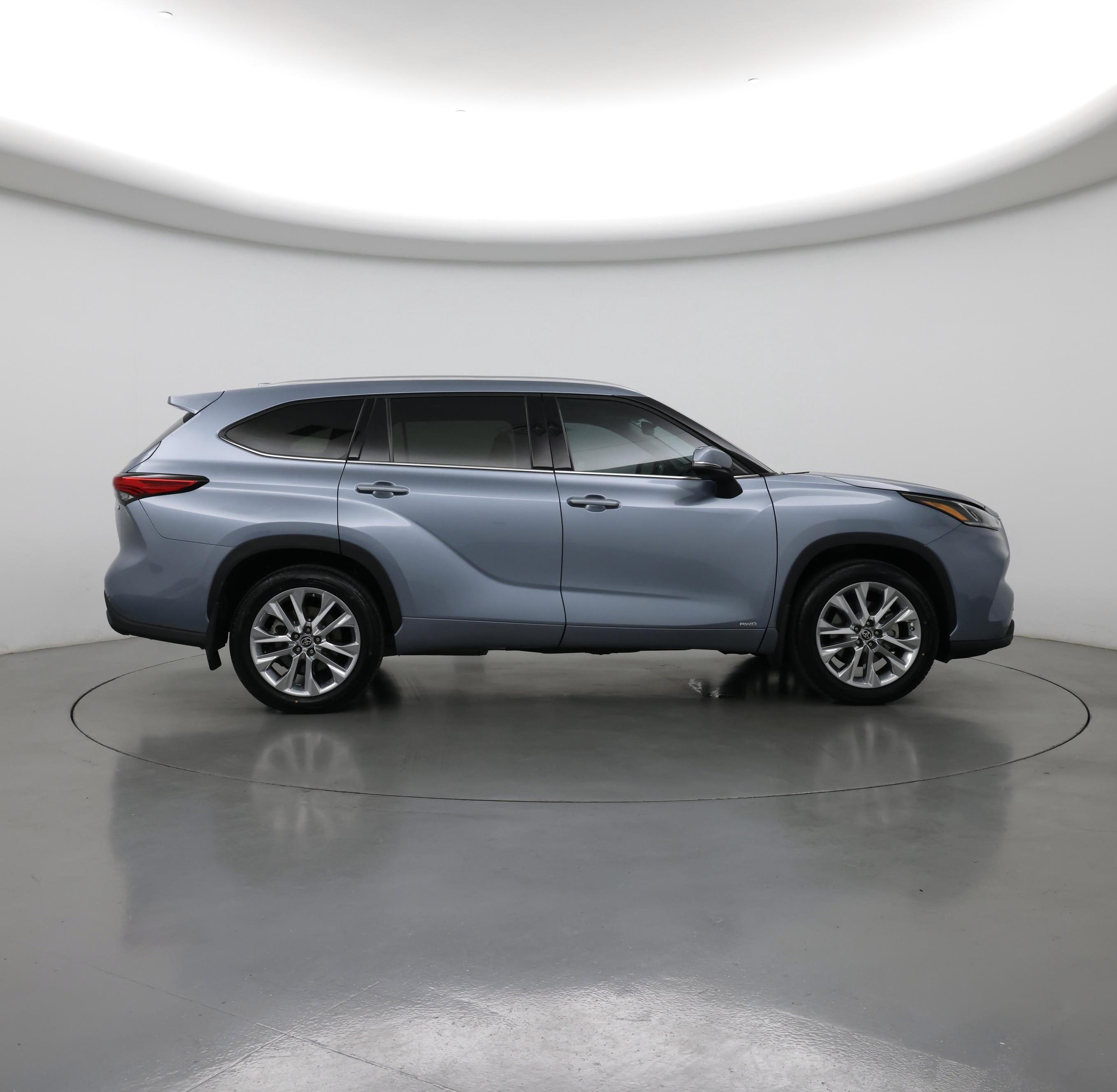 Thumbnail: 2022 Toyota Highlander - 7