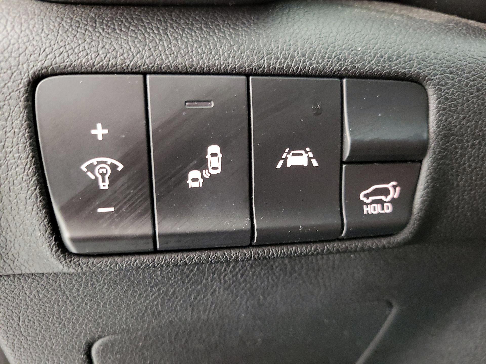 Thumbnail: 2020 Kia Sportage - 13