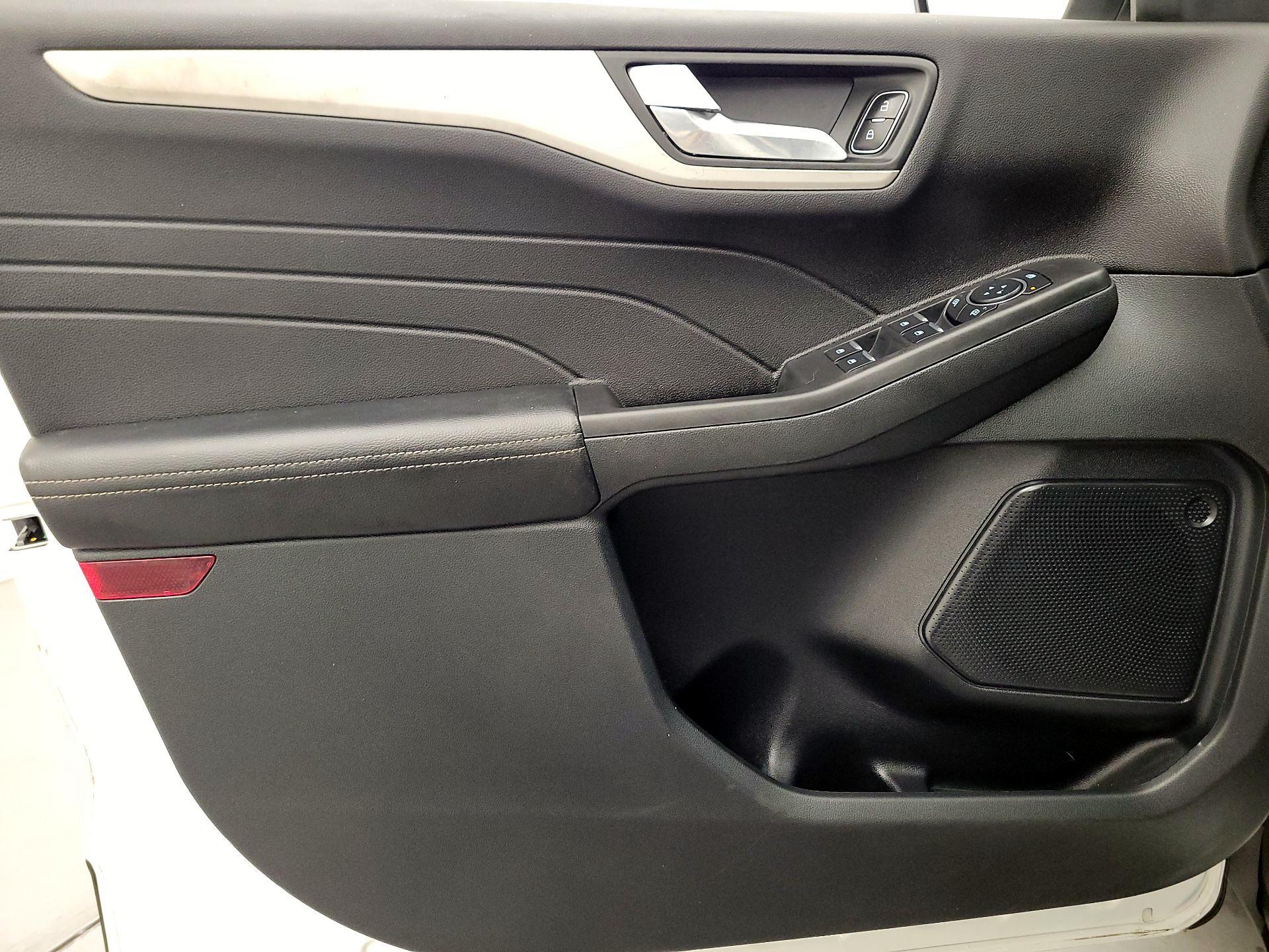 Thumbnail: 2021 Ford Escape - 12