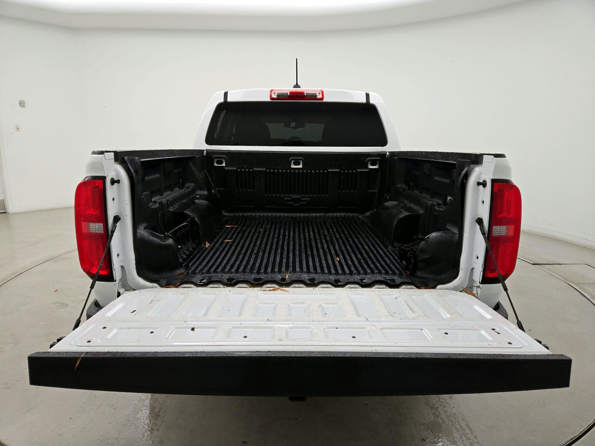 Thumbnail: 2022 Chevrolet Colorado - 20