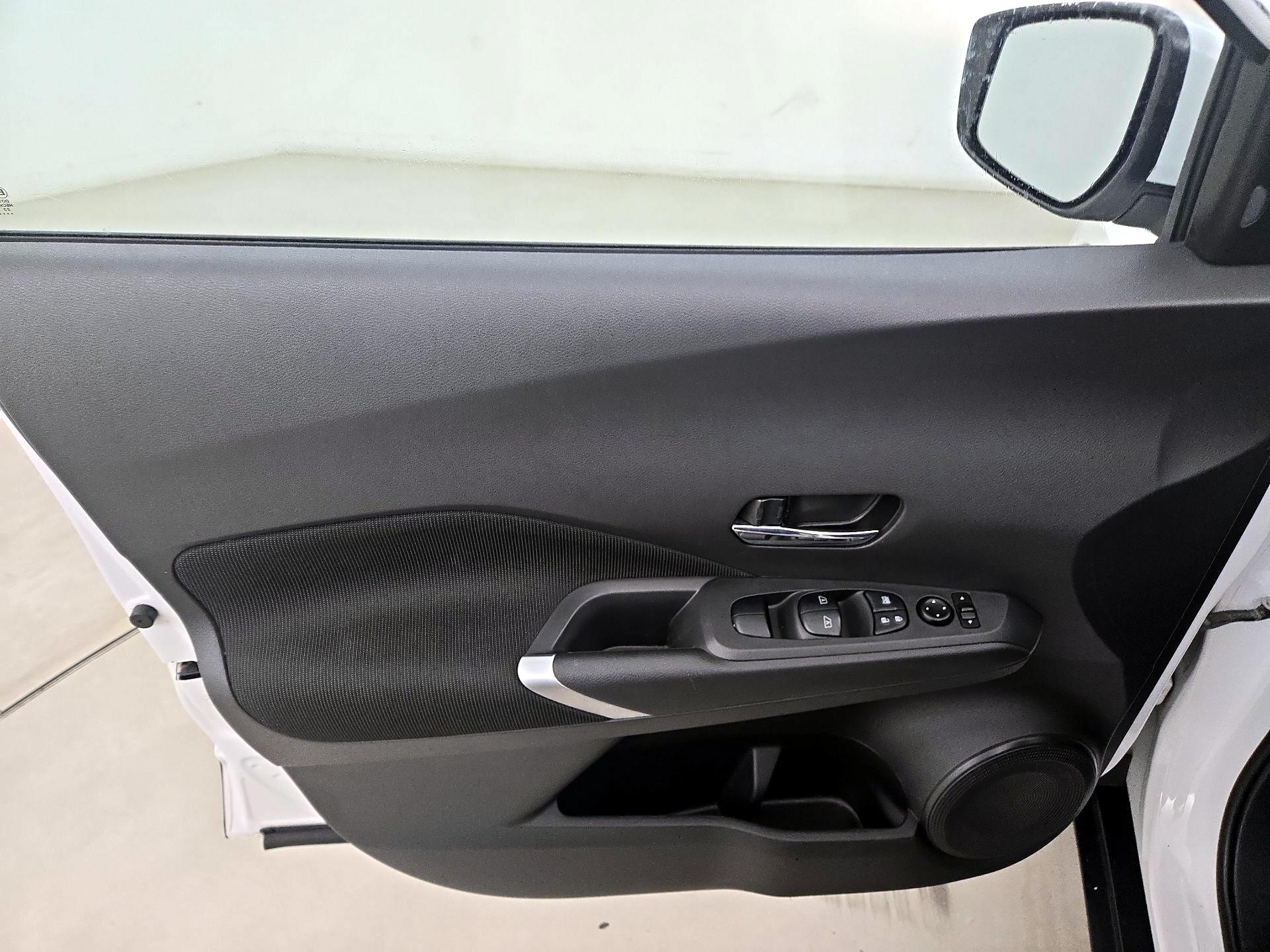 Thumbnail: 2021 Nissan Kicks - 12