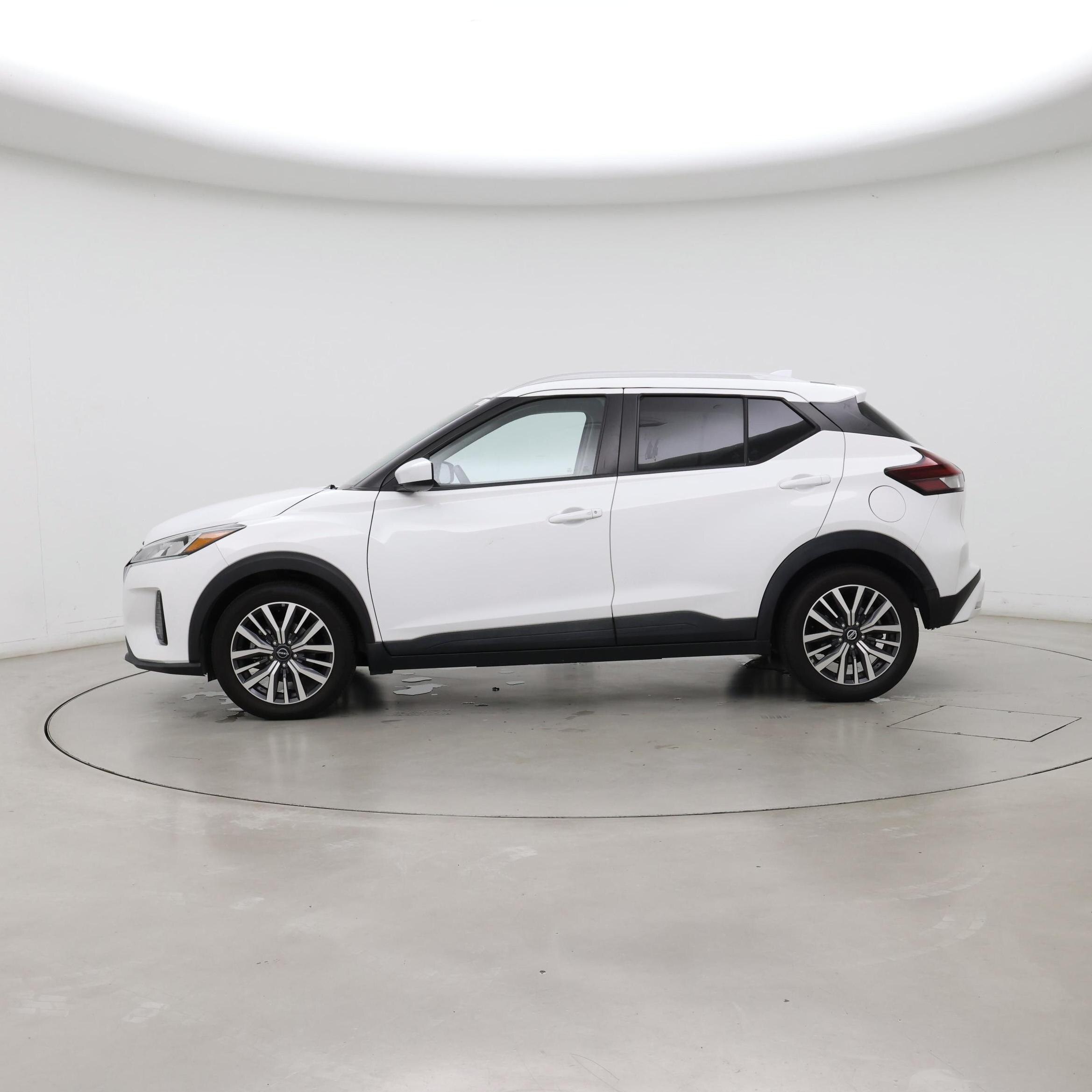 Thumbnail: 2021 Nissan Kicks - 3