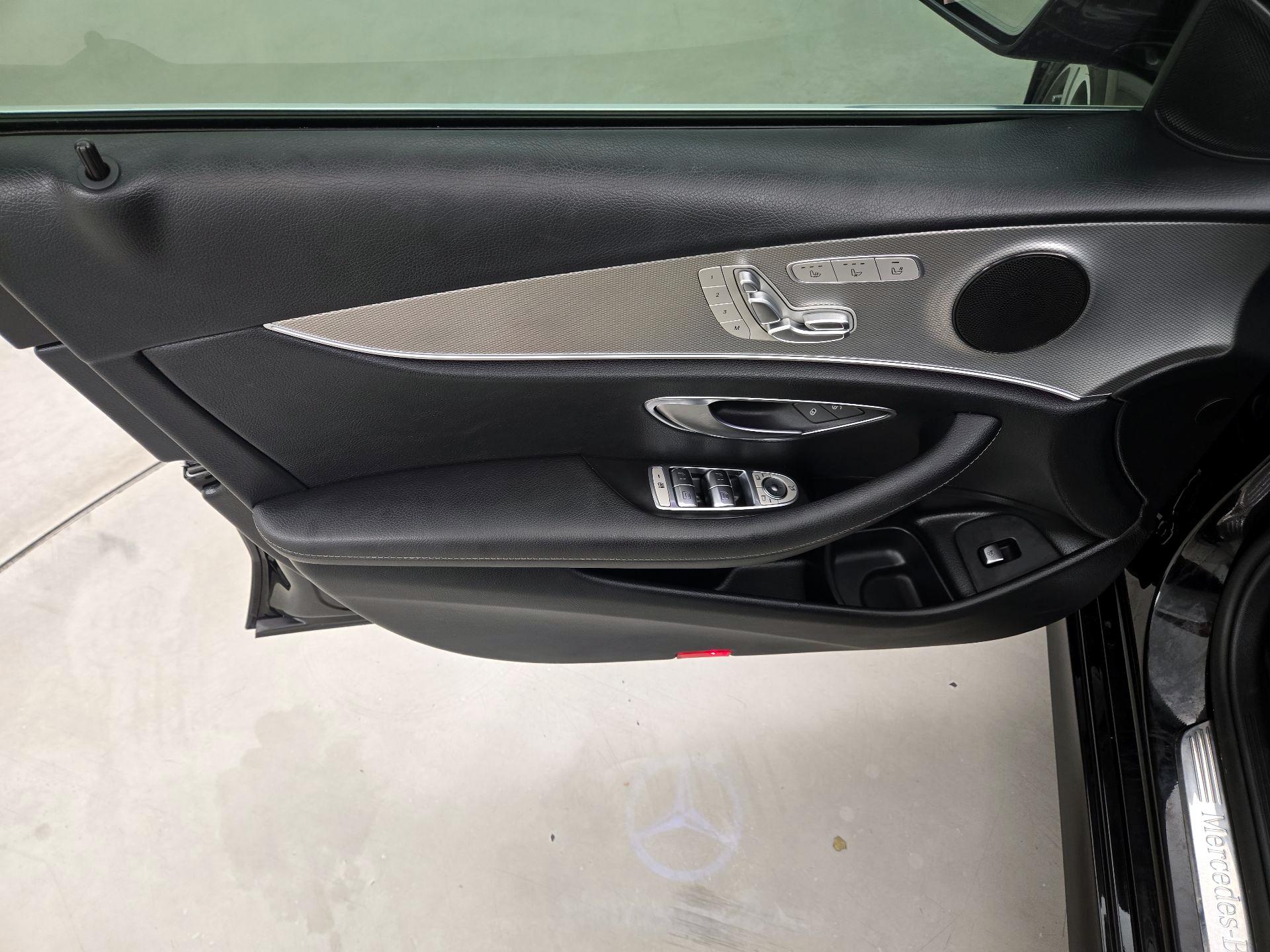 Thumbnail: 2020 Mercedes-Benz E-Class - 12
