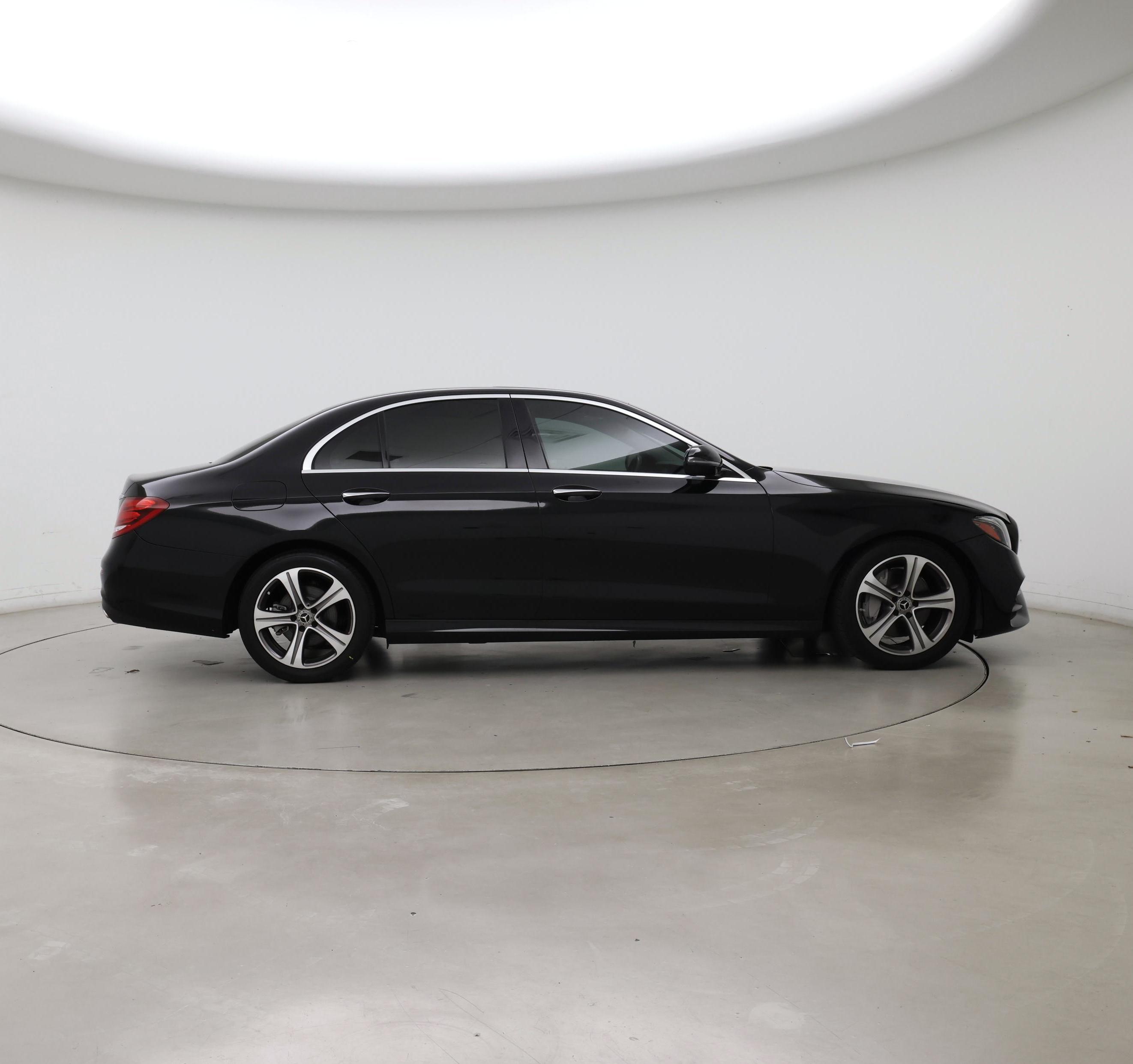 Thumbnail: 2020 Mercedes-Benz E-Class - 7