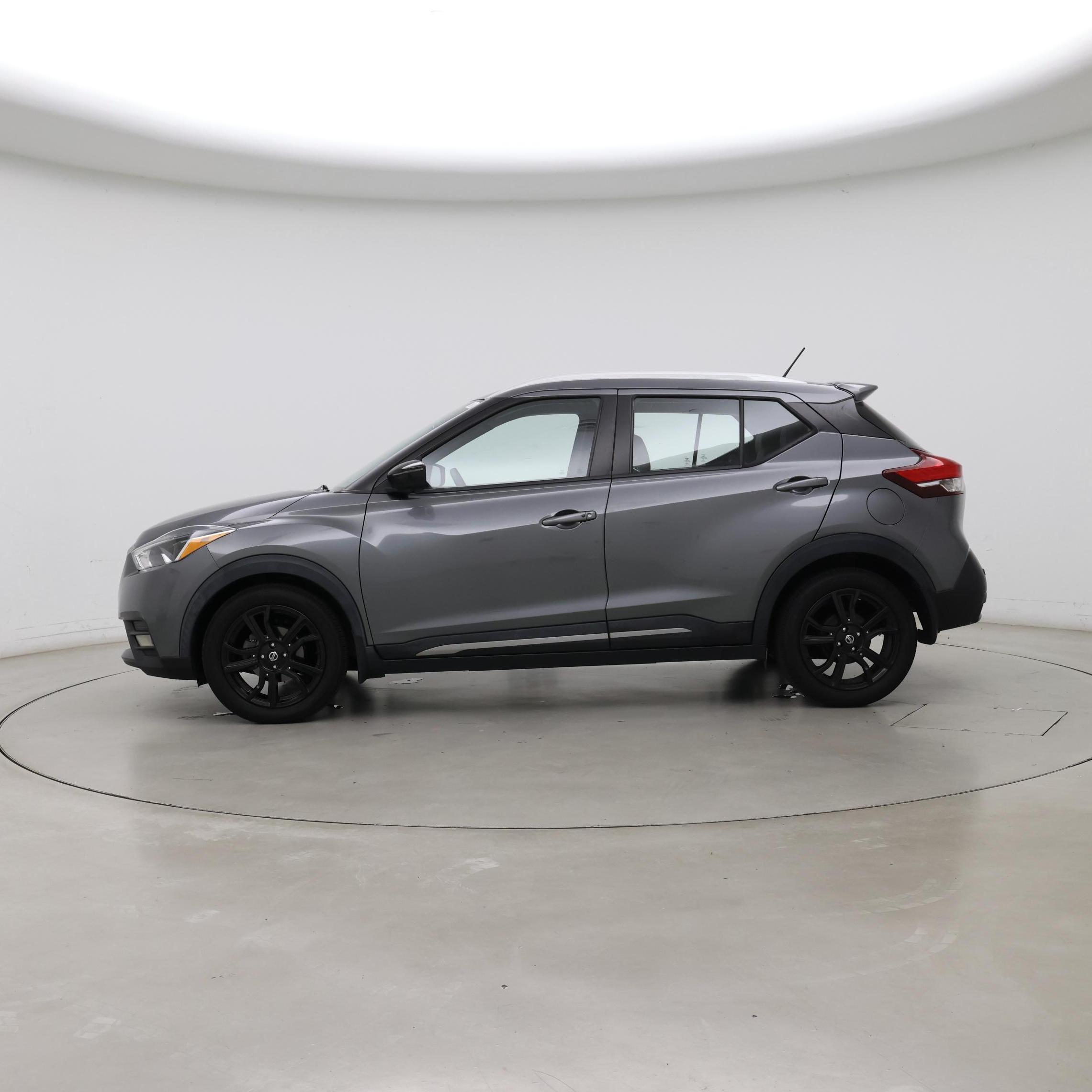 Thumbnail: 2020 Nissan Kicks - 3