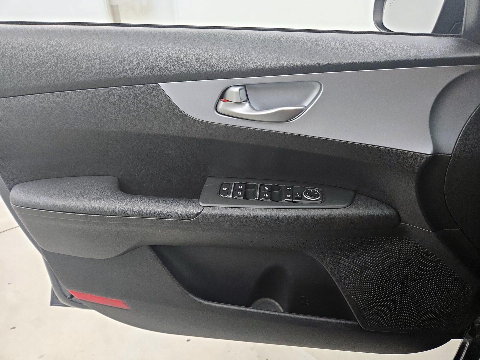 Thumbnail: 2023 Kia Forte - 12