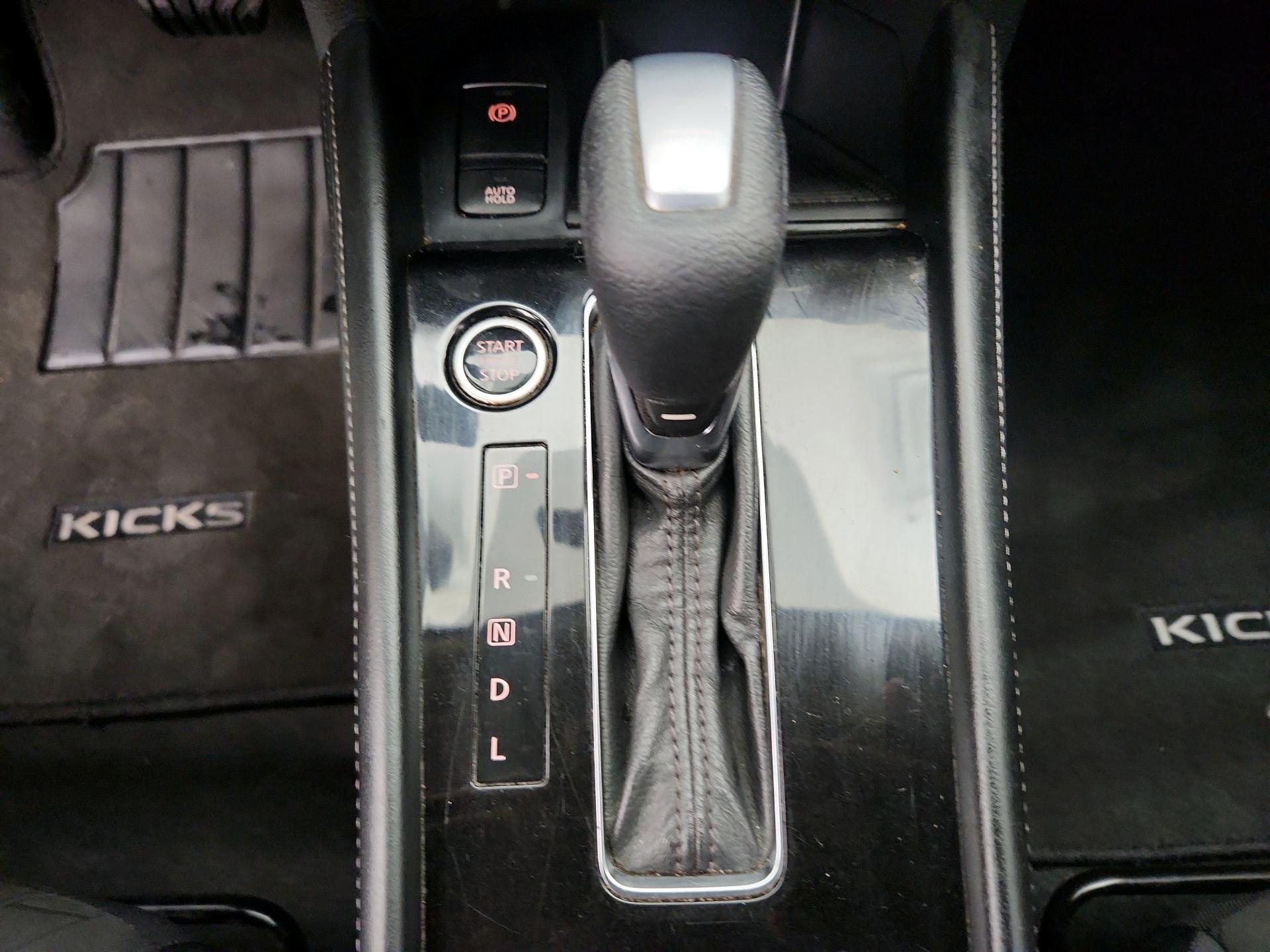 Thumbnail: 2021 Nissan Kicks - 17