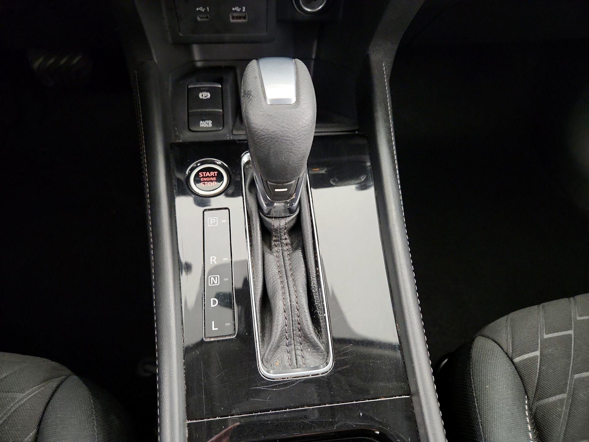 Thumbnail: 2021 Nissan Kicks - 16