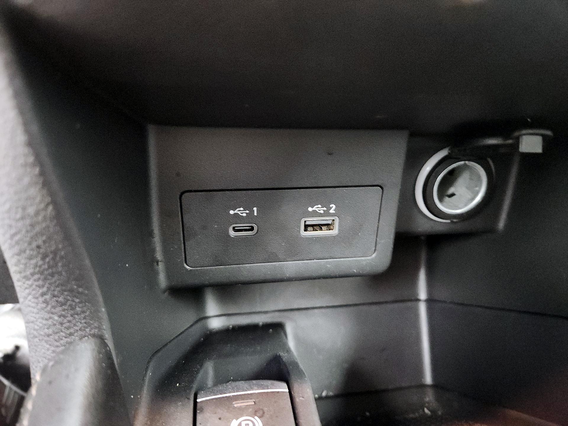 Thumbnail: 2021 Nissan Kicks - 17