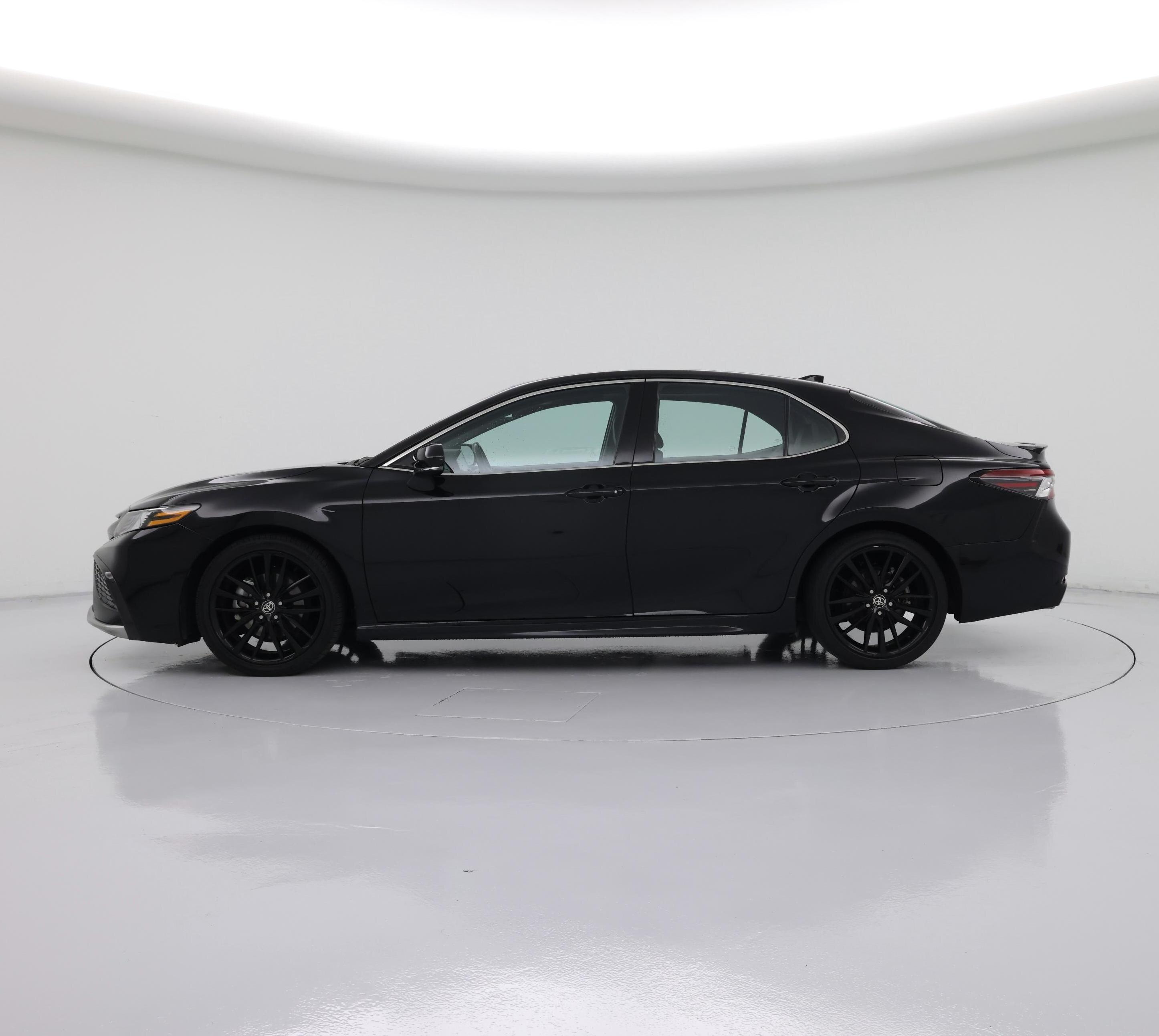 Thumbnail: 2022 Toyota Camry - 3