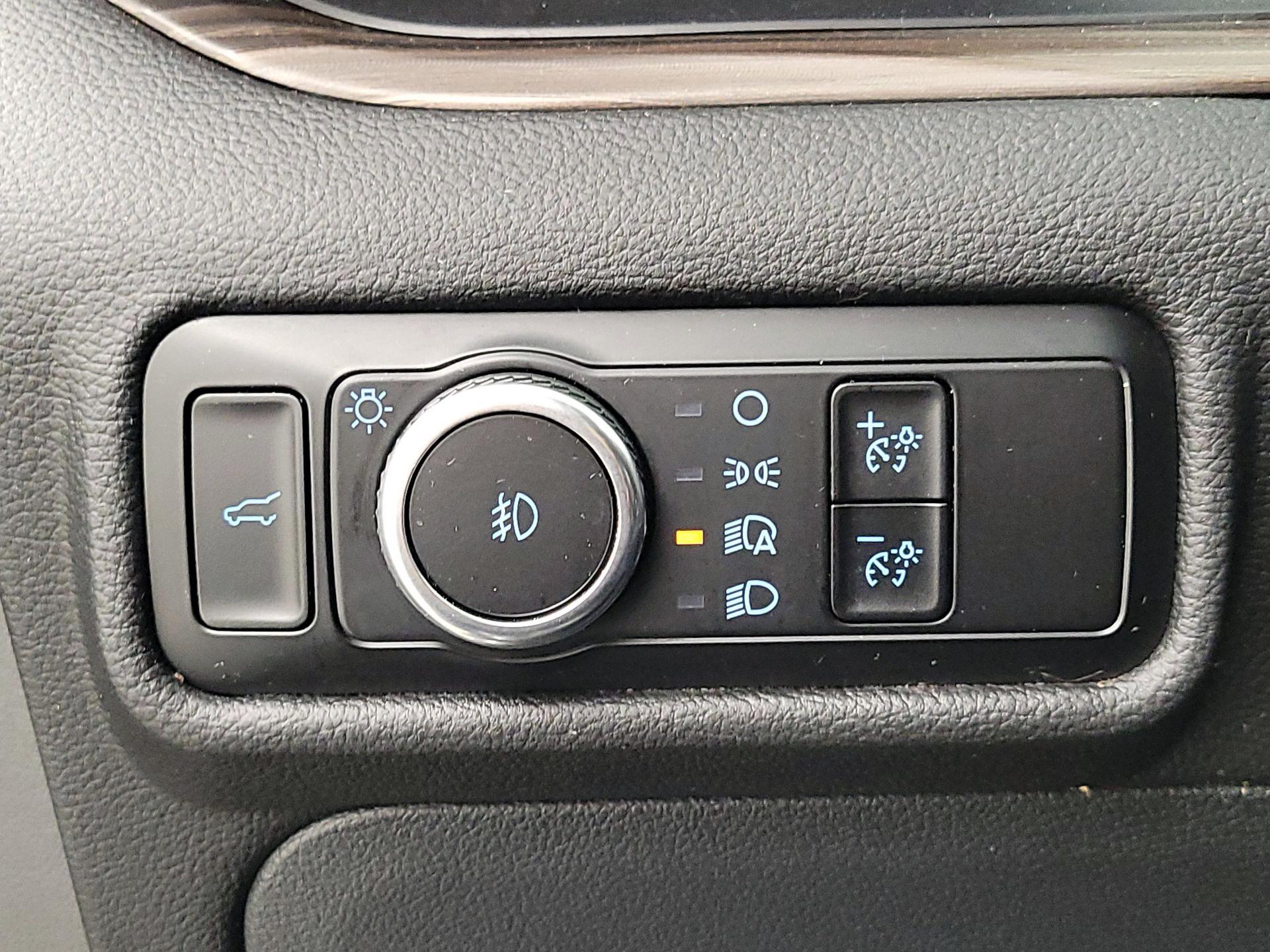 Thumbnail: 2023 Ford Explorer - 13