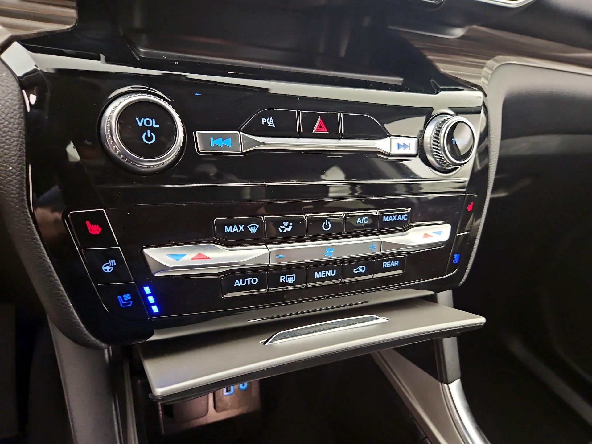 Thumbnail: 2023 Ford Explorer - 17